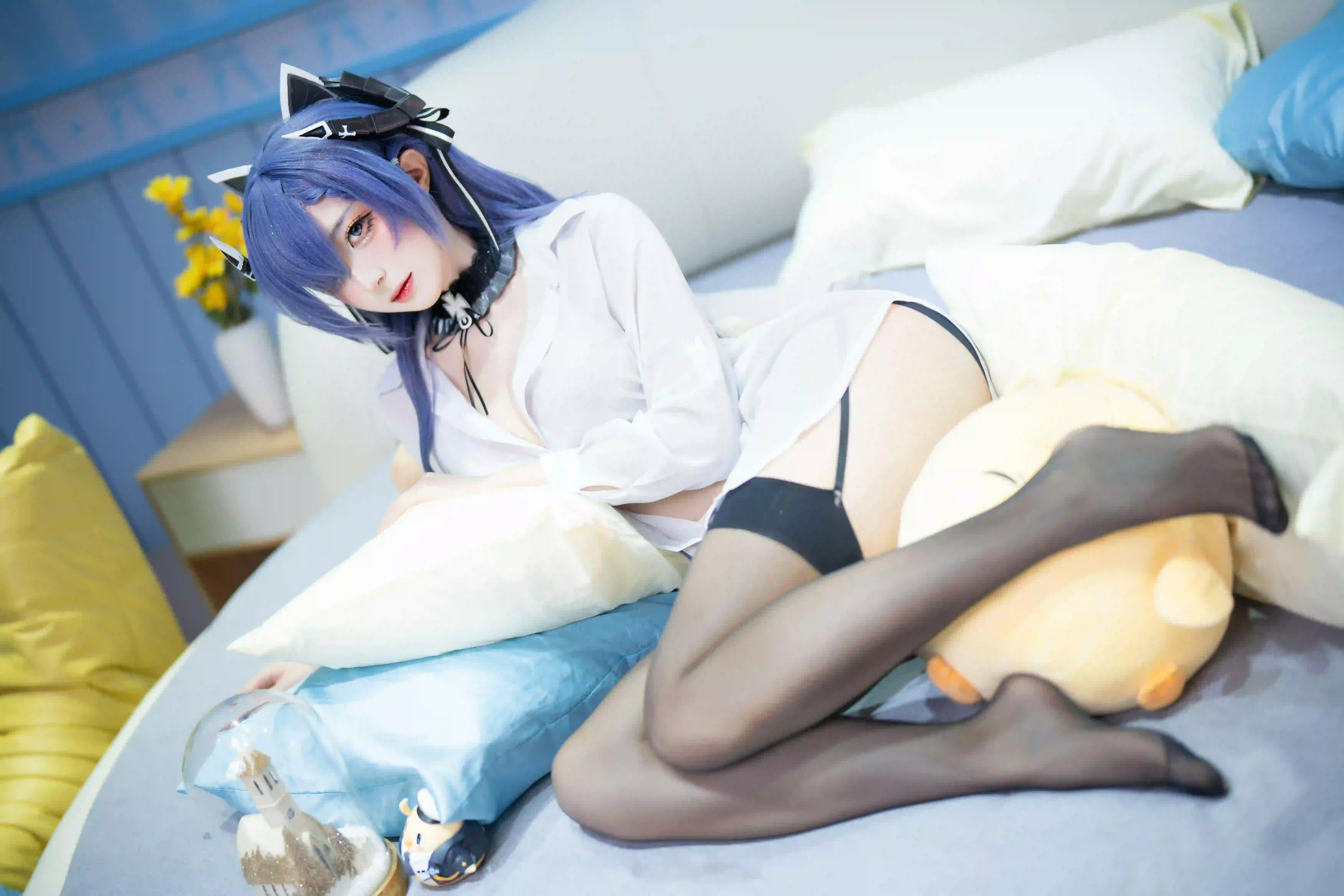 长发性感美女 白色衬衫 长腿美女 黑丝美腿 蓝色头发