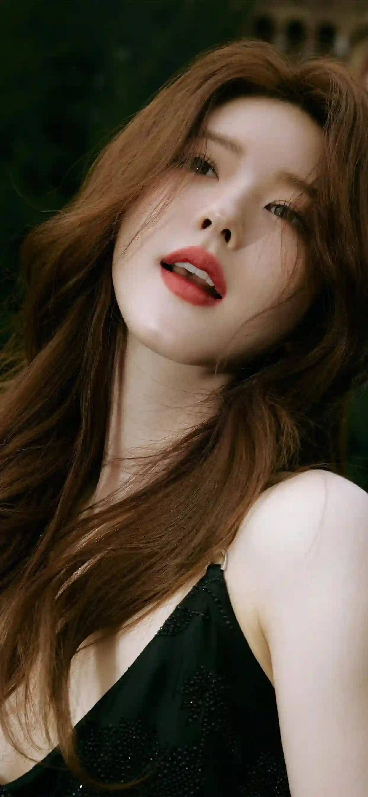 美女 长发美女 性感长发美女 黑色吊带装