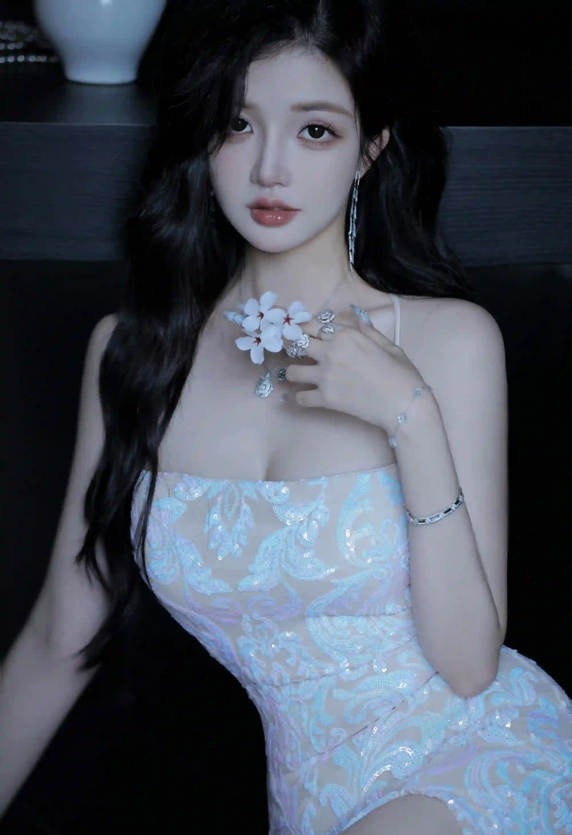 长发优雅美女 性感美女 国风旗袍穿搭 吊带装