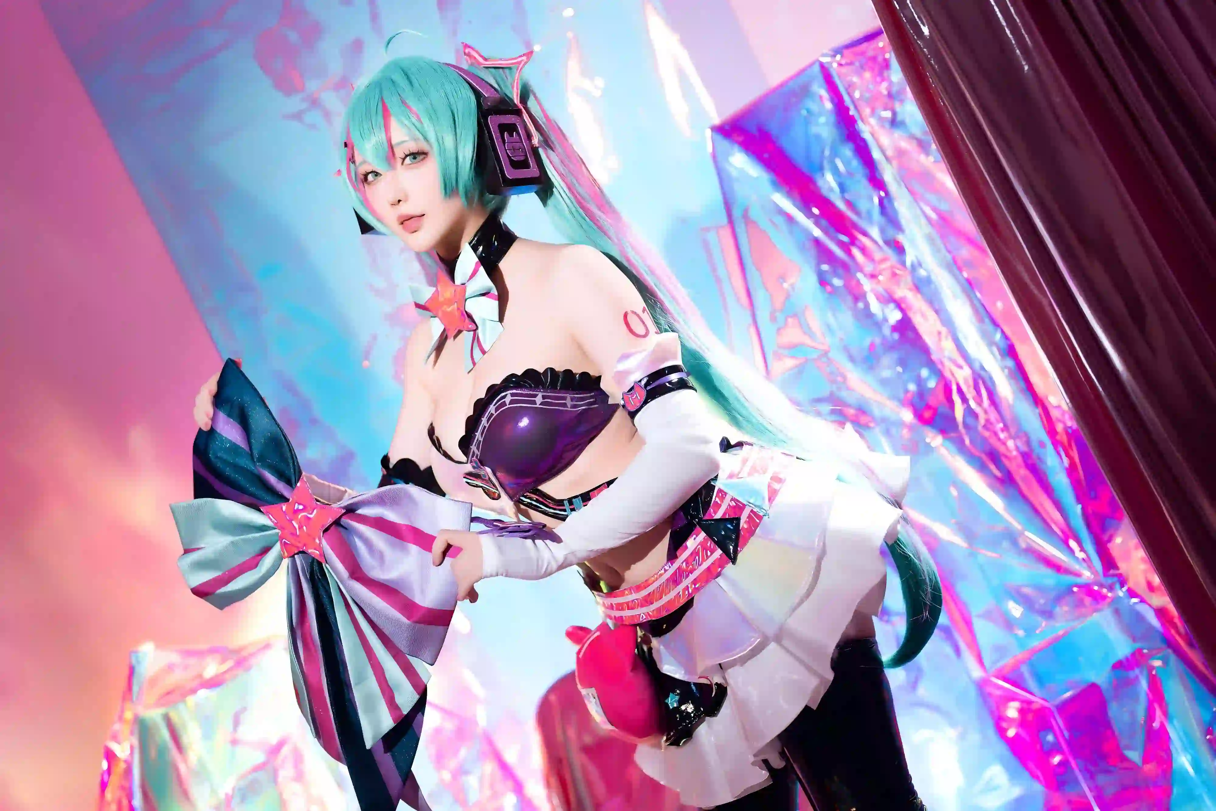 初音未来 炫彩背景 蓝色头发