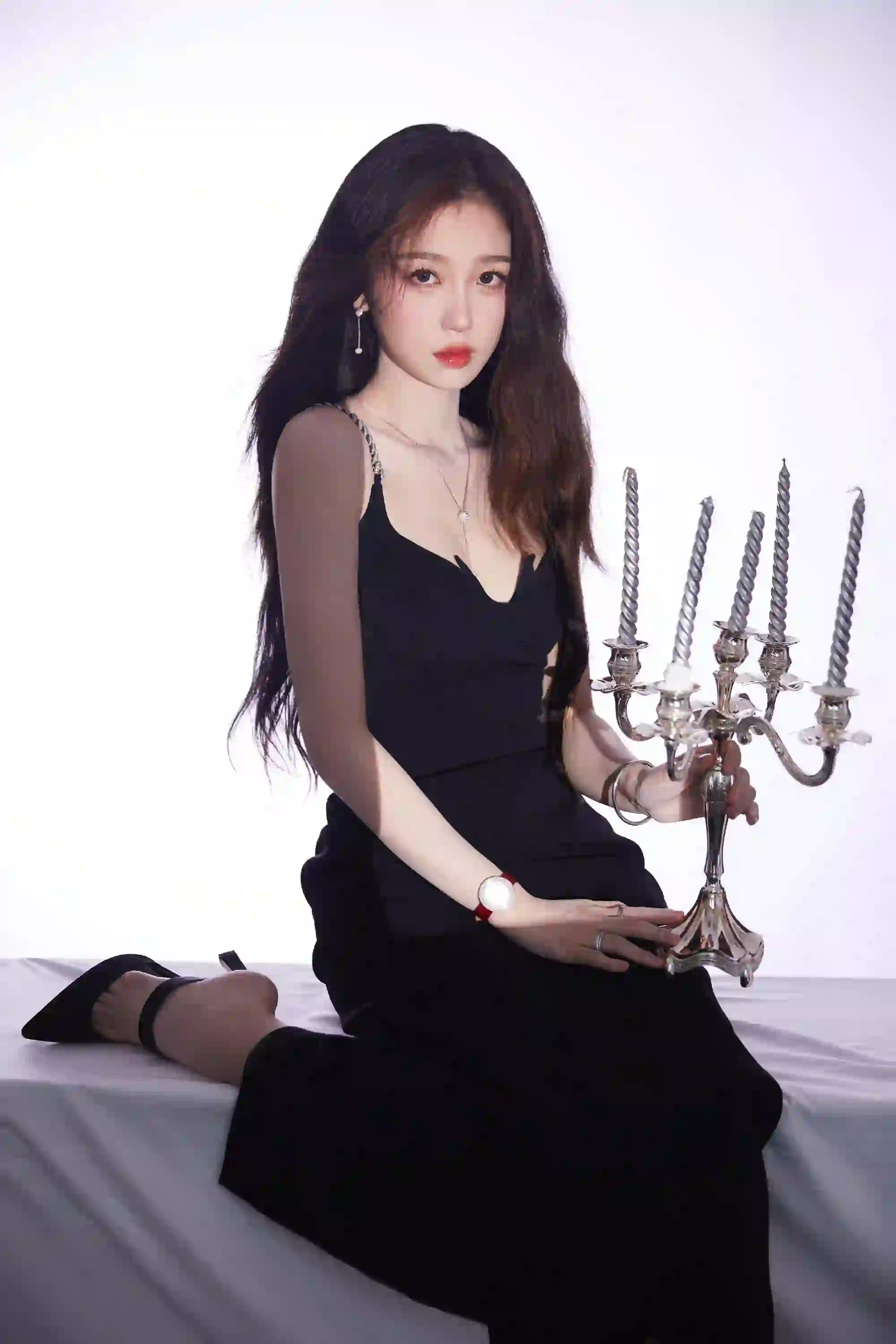 虞书欣 黑色吊带裙 性感美女