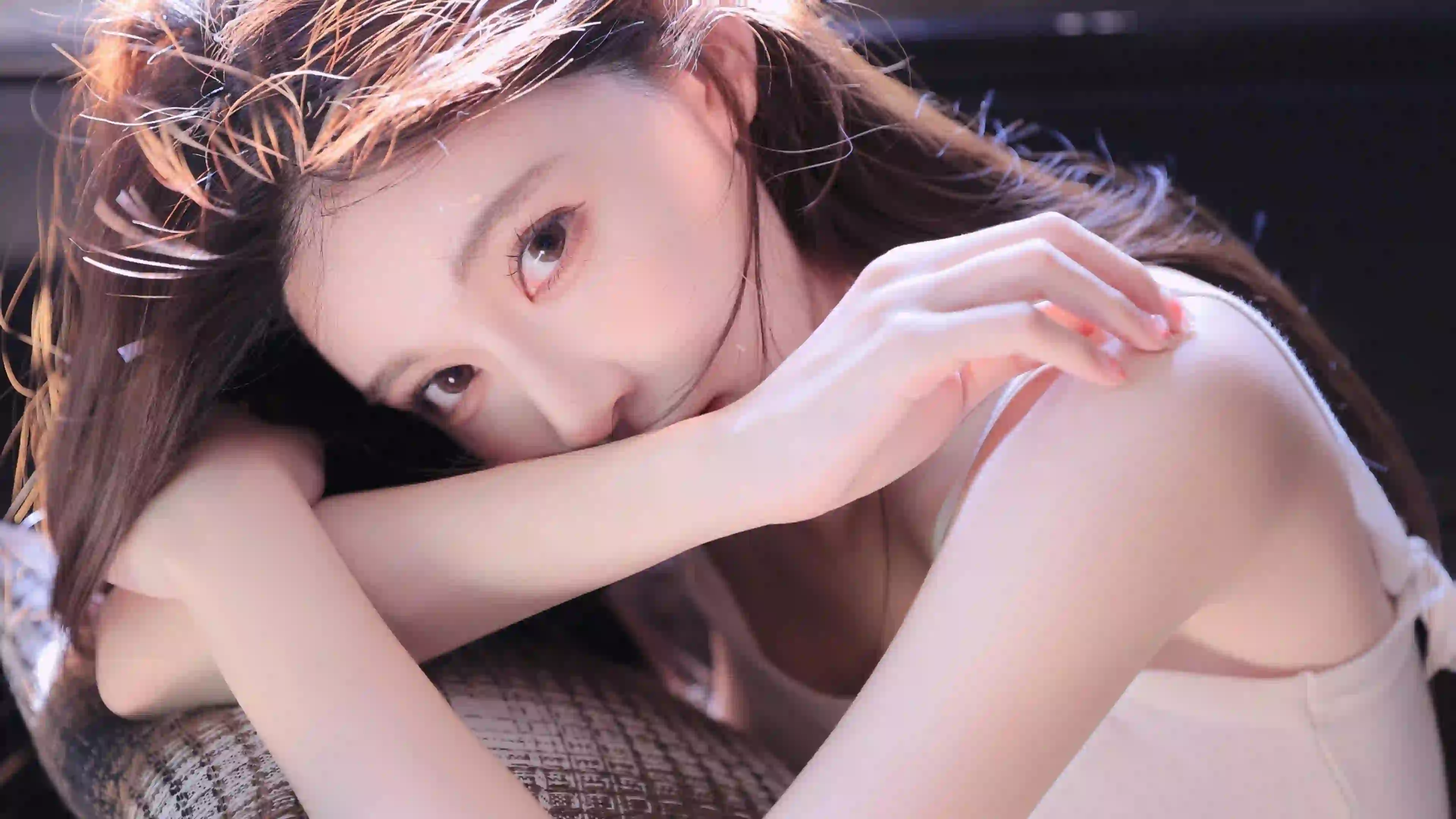 慵懒 白色衣服 清纯美女 长发清纯美女