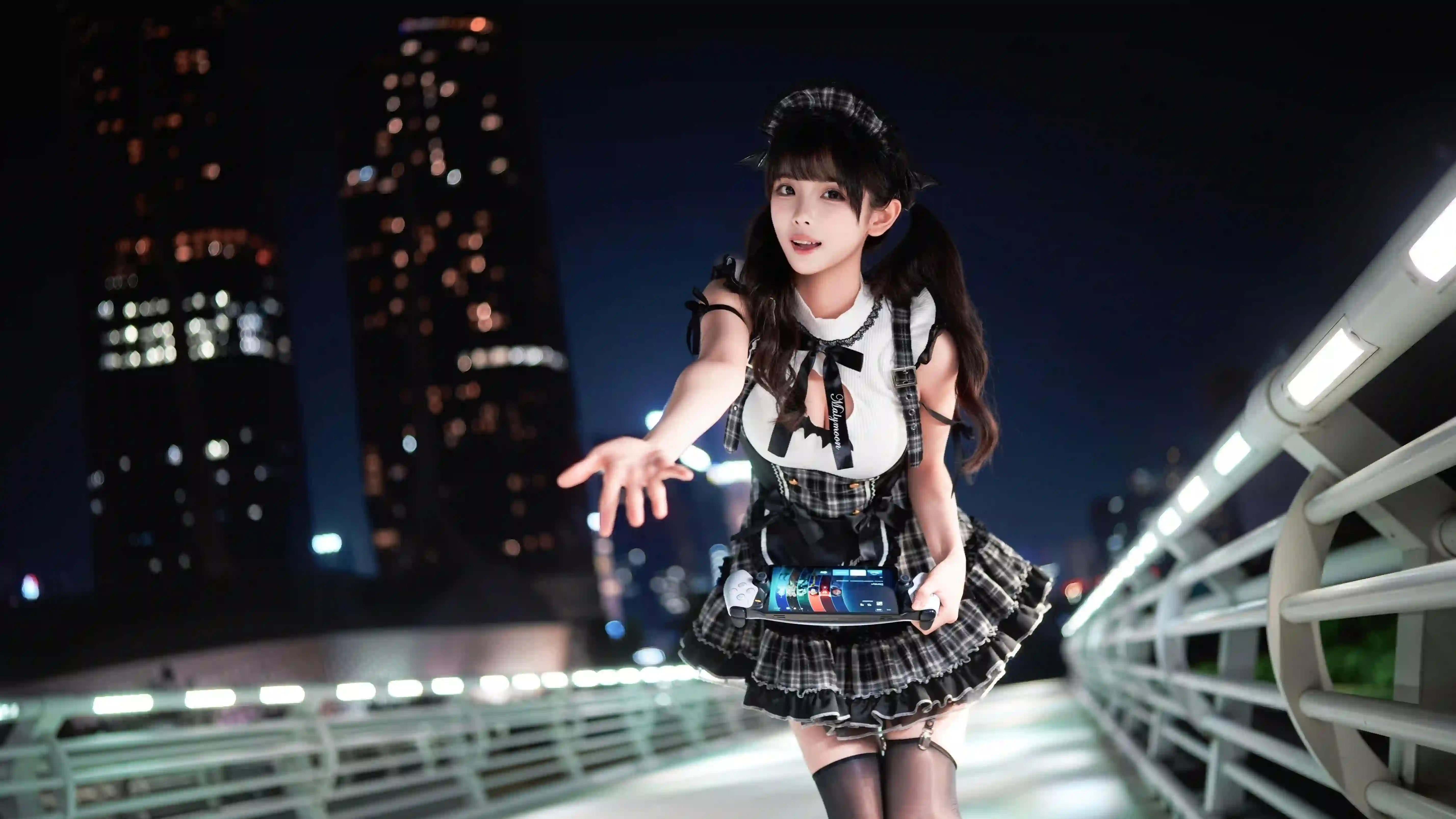 双马尾女孩 户外 桥 个性穿搭 丝袜 黑丝 甜美 微笑