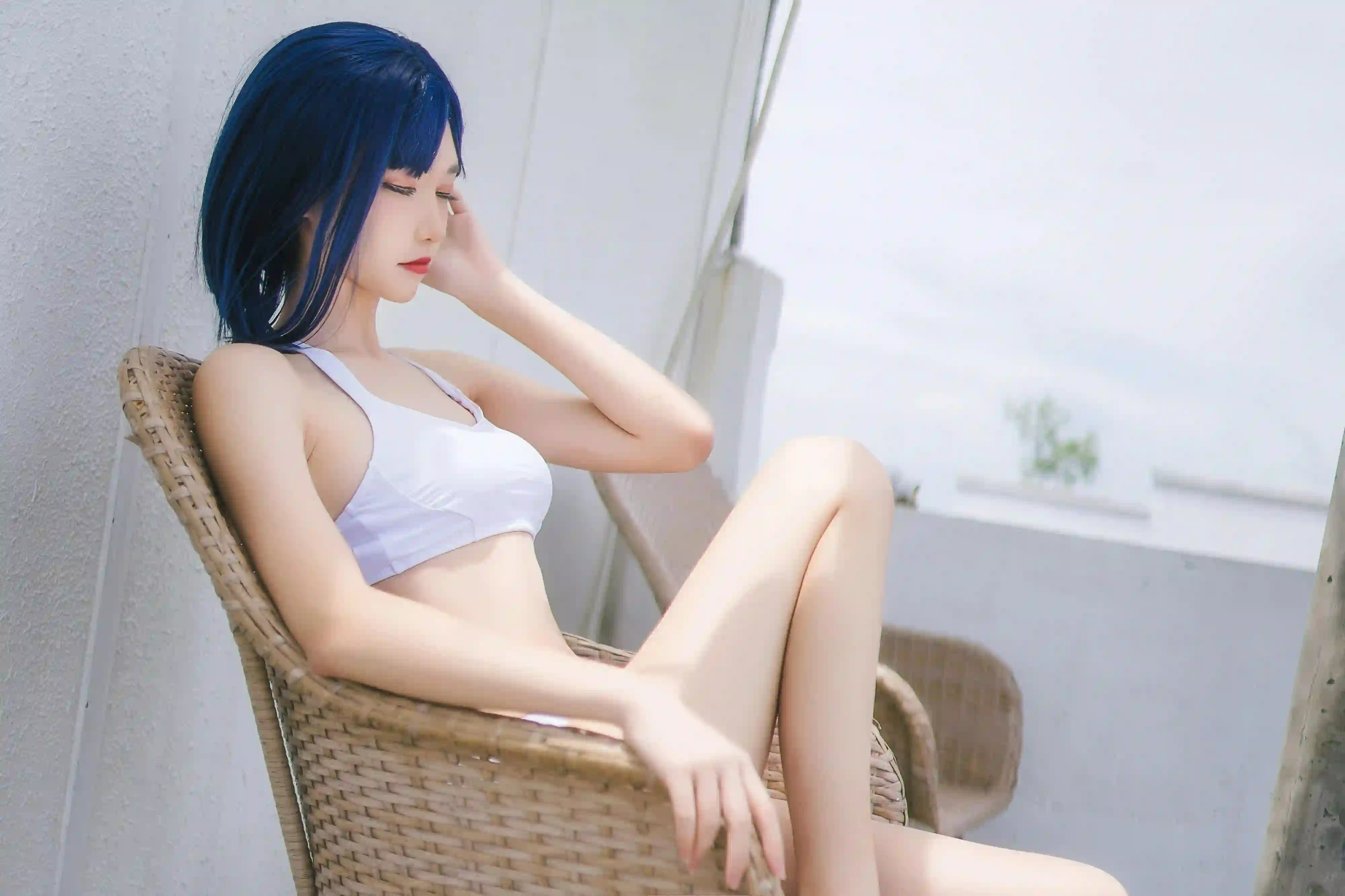 蓝色短发 性感泳衣 户外 长腿 性感 阳光