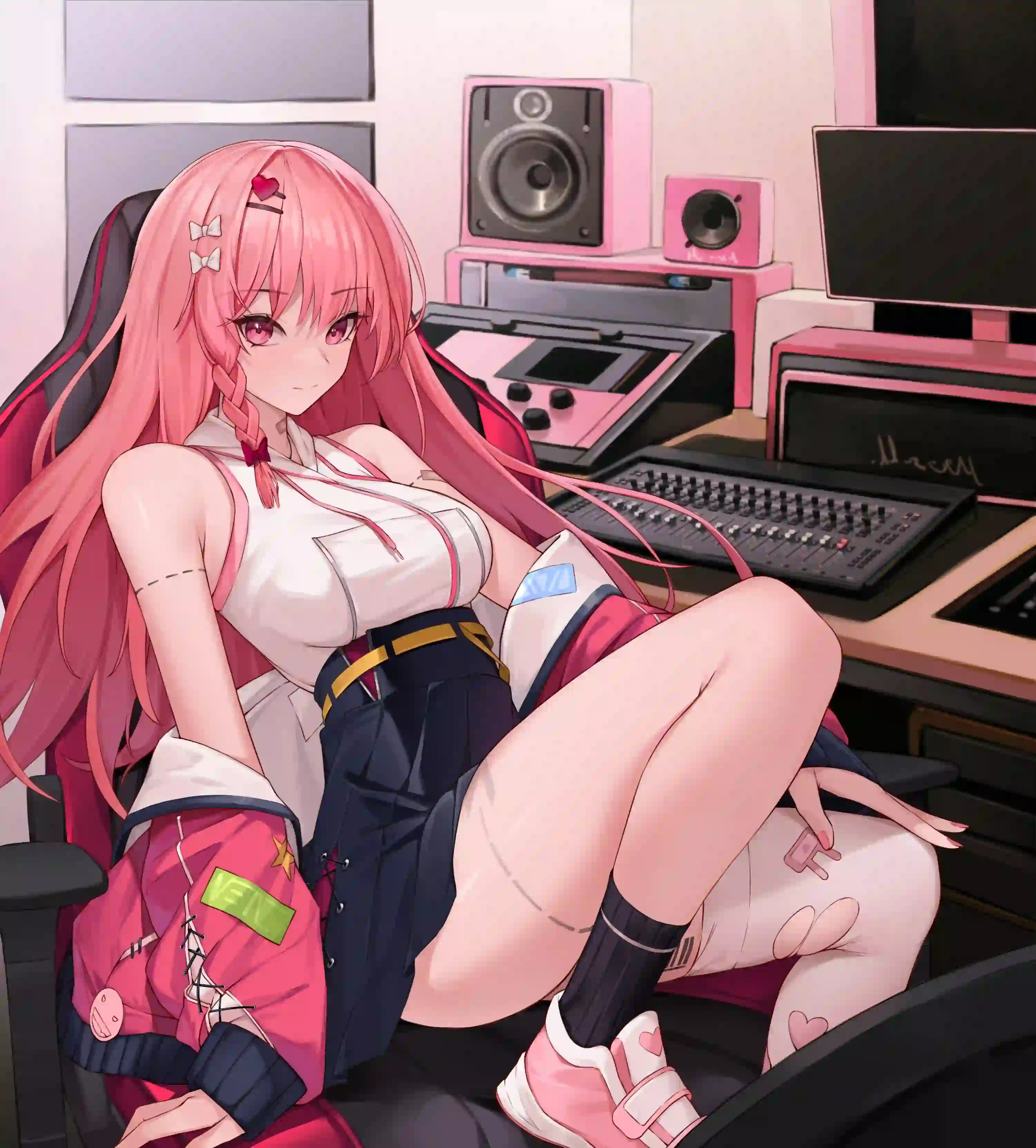 动漫女孩 二次元女孩 粉红色头发 电脑