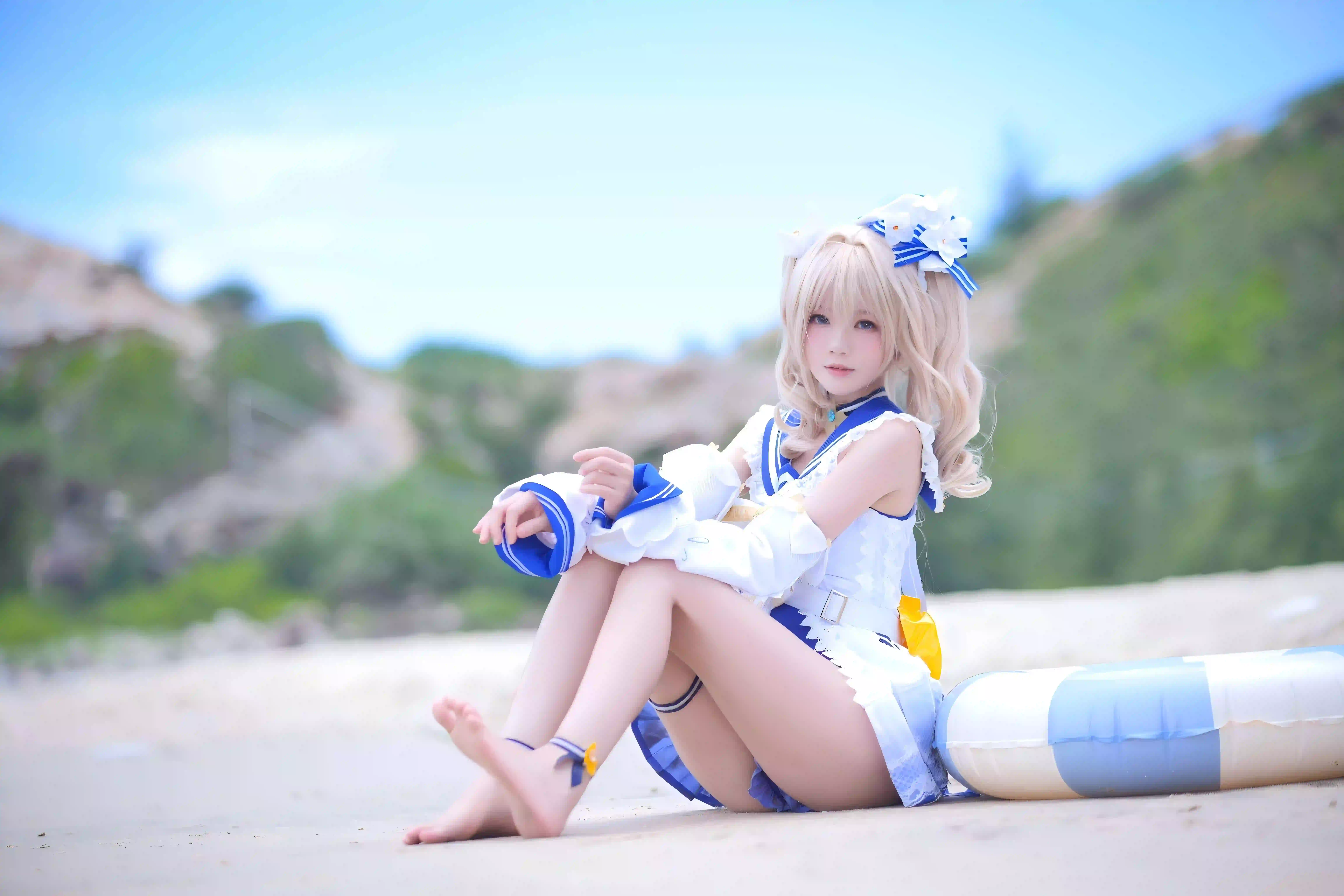 cosplay 户外写真 沙滩 天空 长腿美女 性感 长发