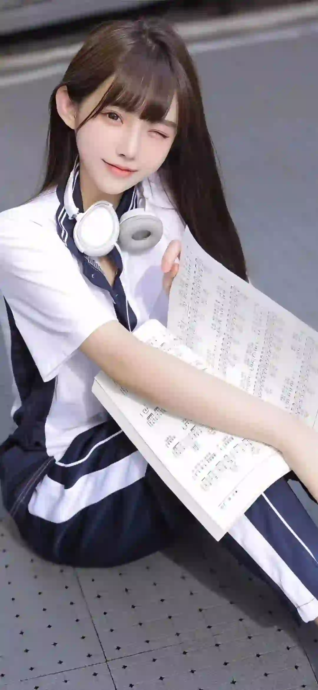 可爱女孩 学院风女孩 耳机 户外