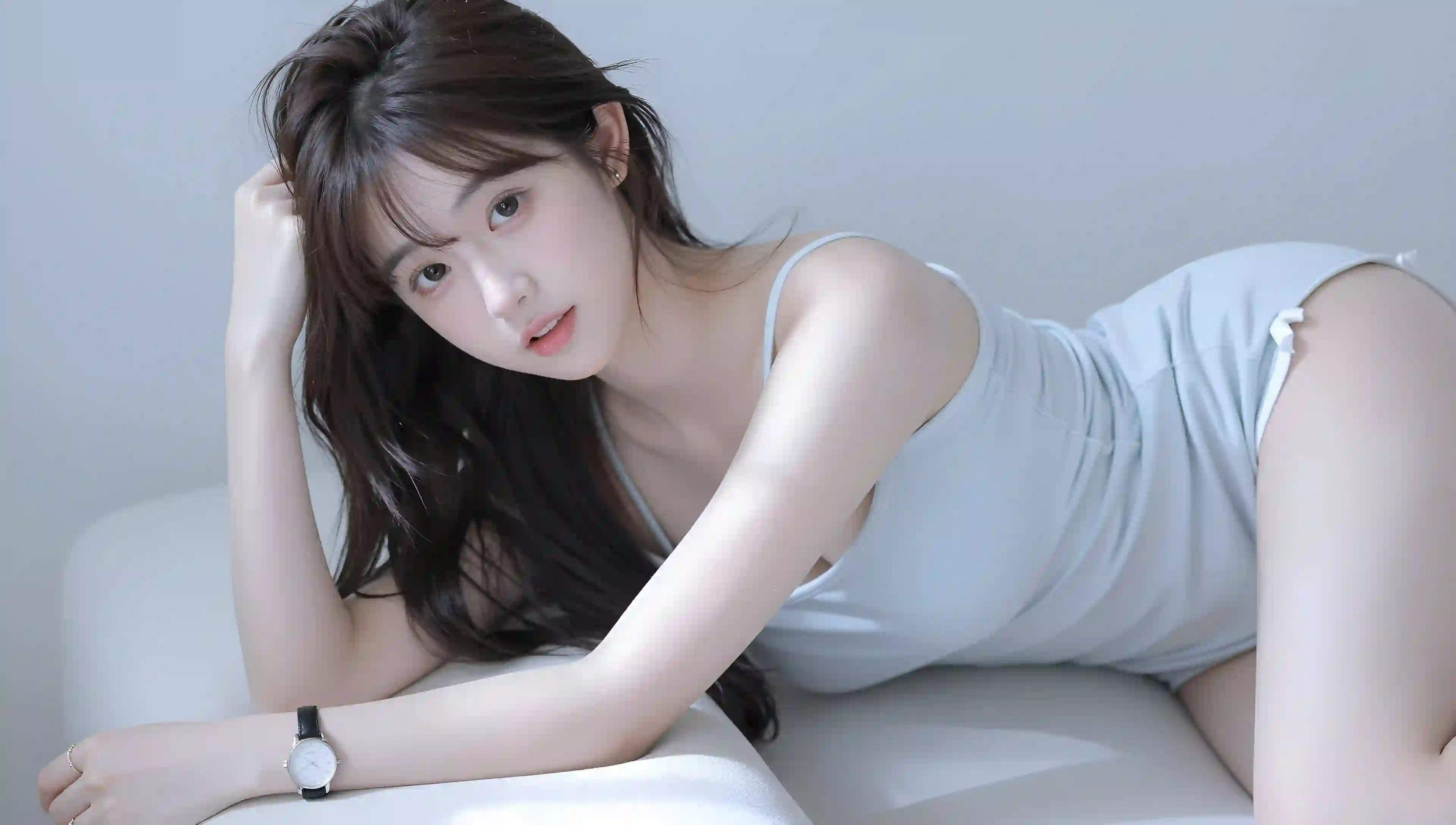 清纯少女 白色吊带 人像摄影 简约风格