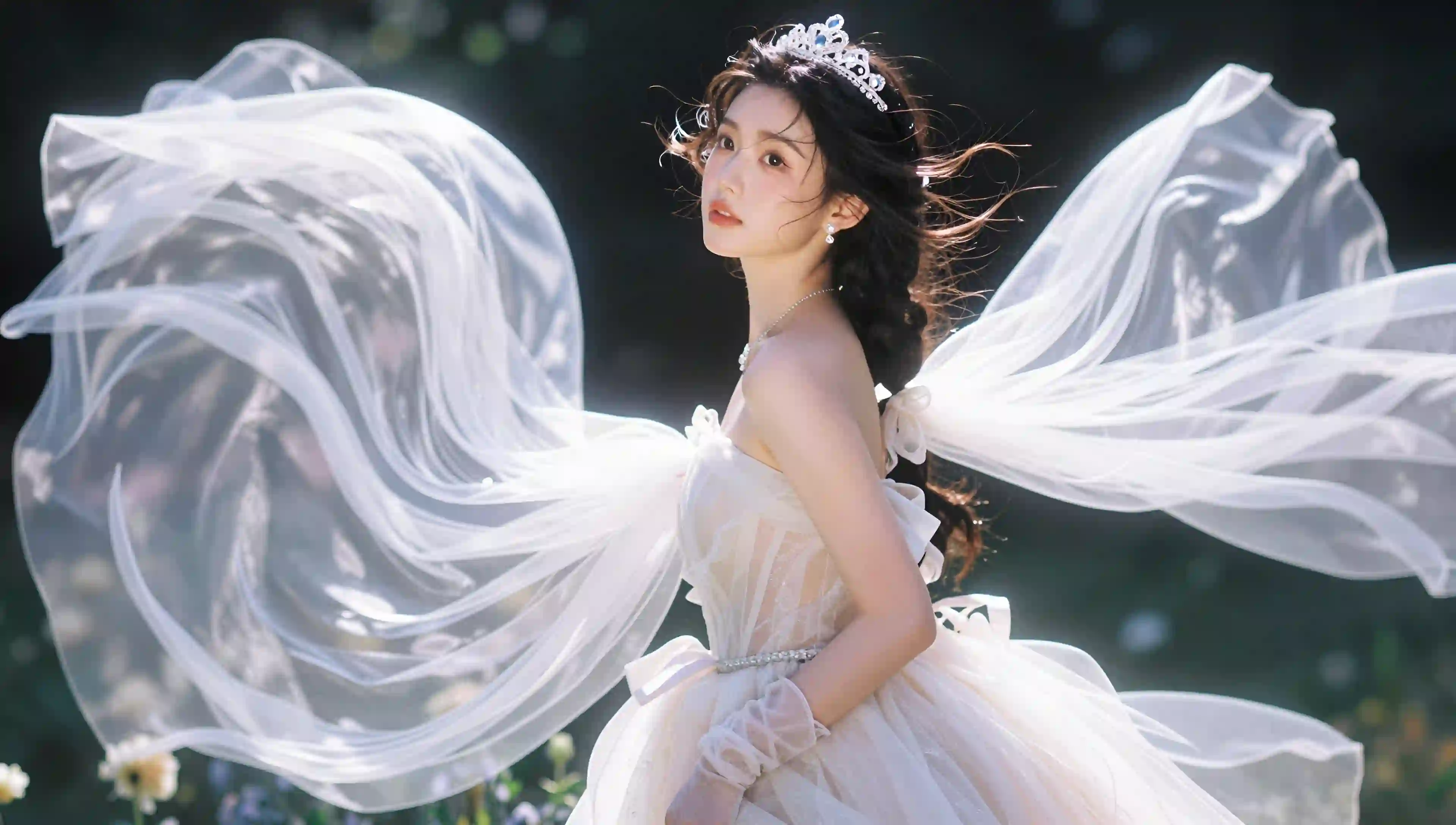 婚纱 女子 回眸 梦幻 浪漫 纱幔