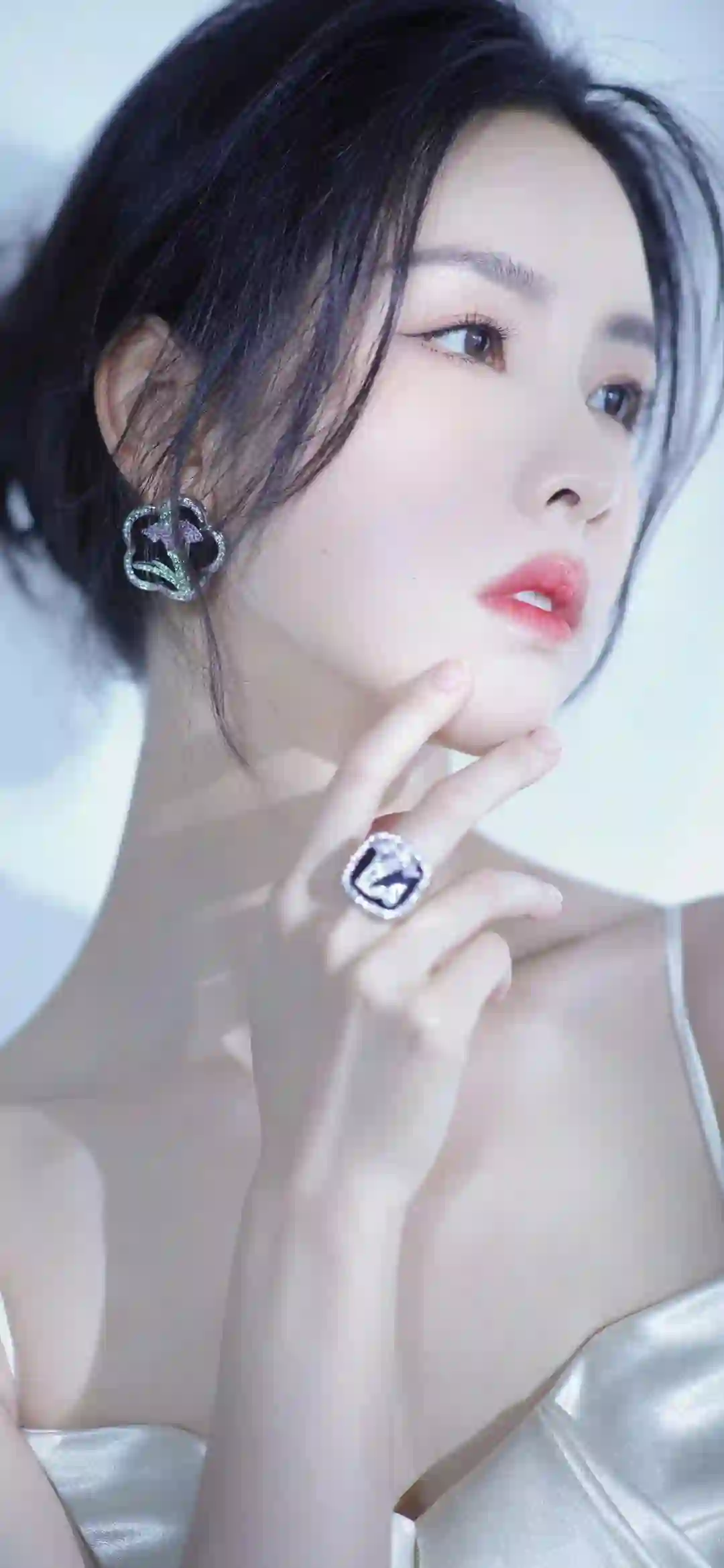 长发吊带美女 性感美女 陈都灵