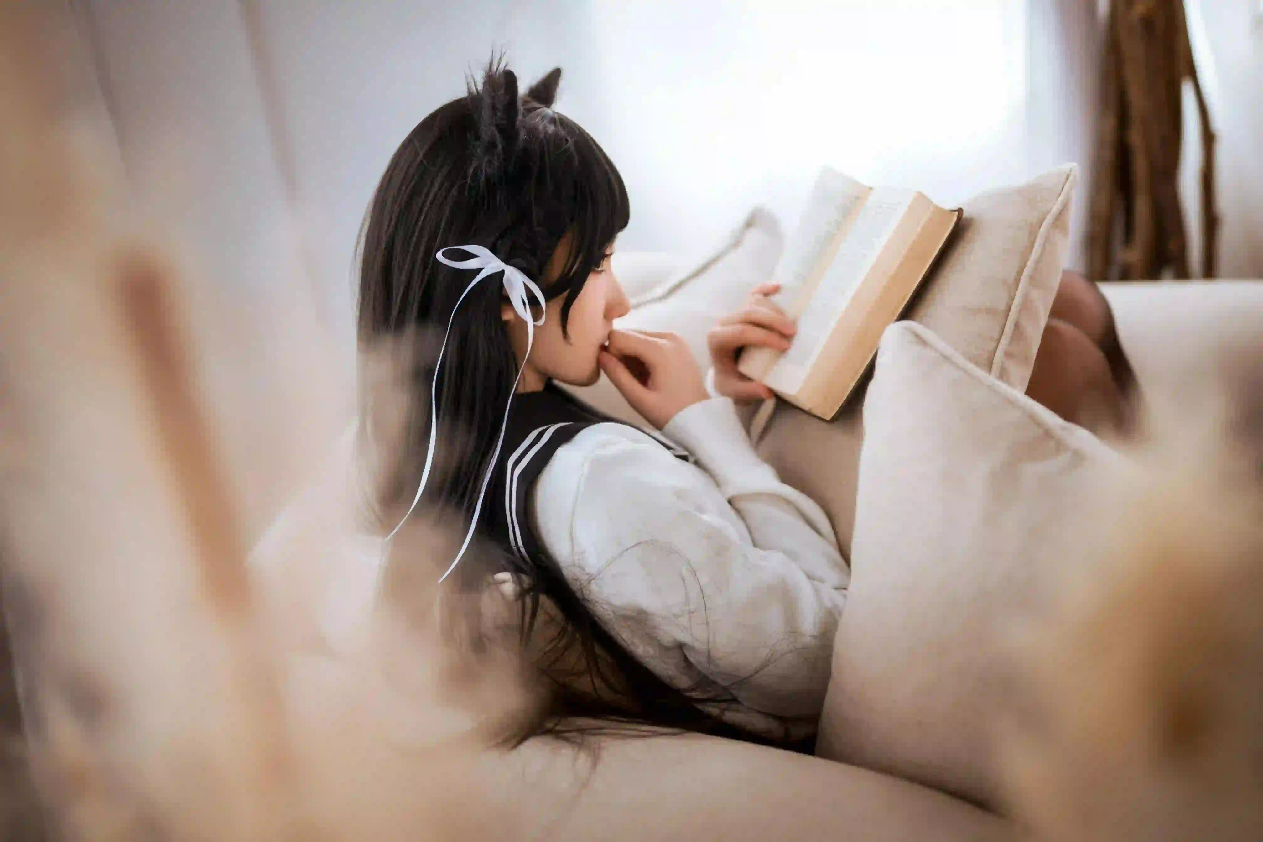 可爱 猫耳女孩 长发美女 黑丝美腿 jk穿搭 阅读 丝袜