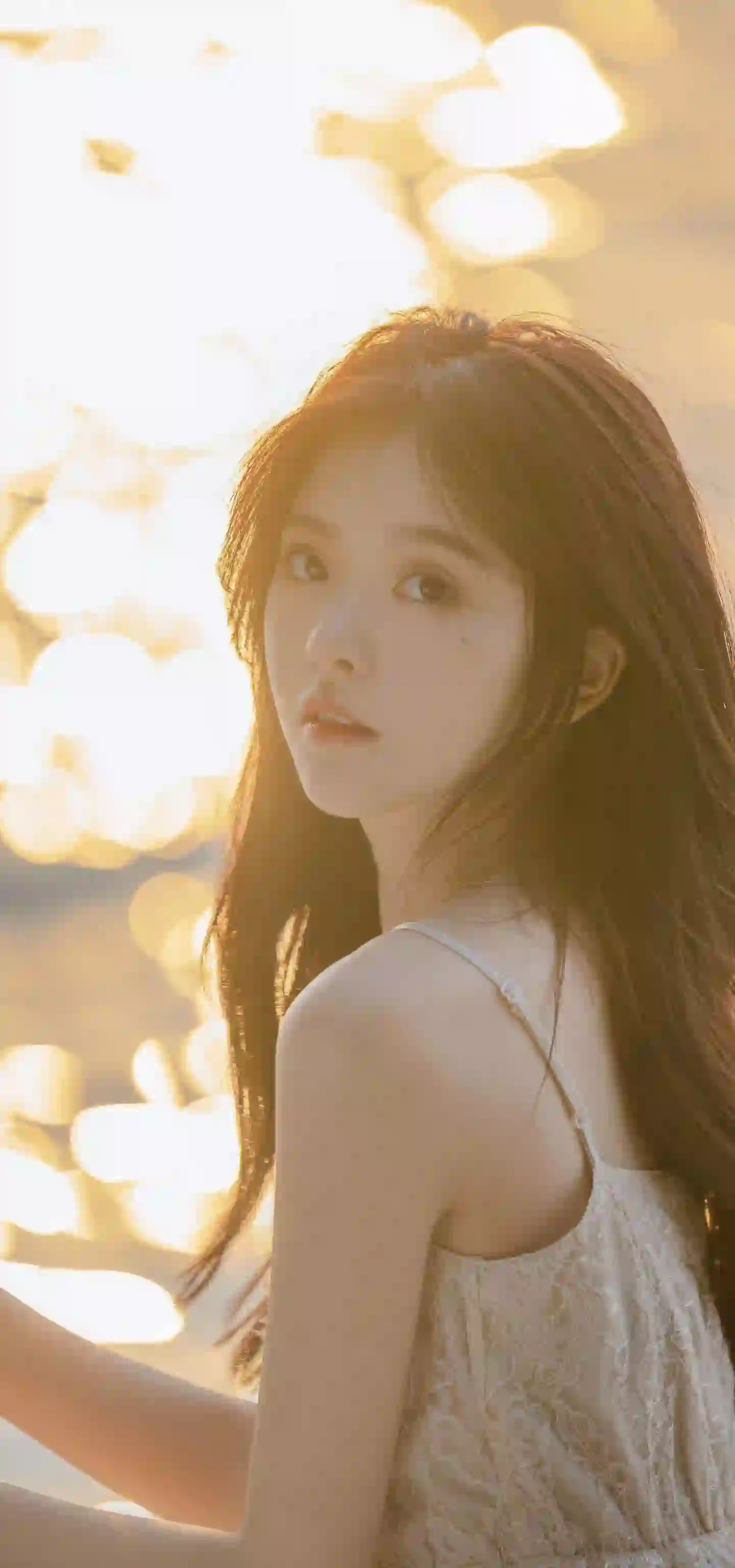 长发美女 夕阳西下 暖色调 吊带美女