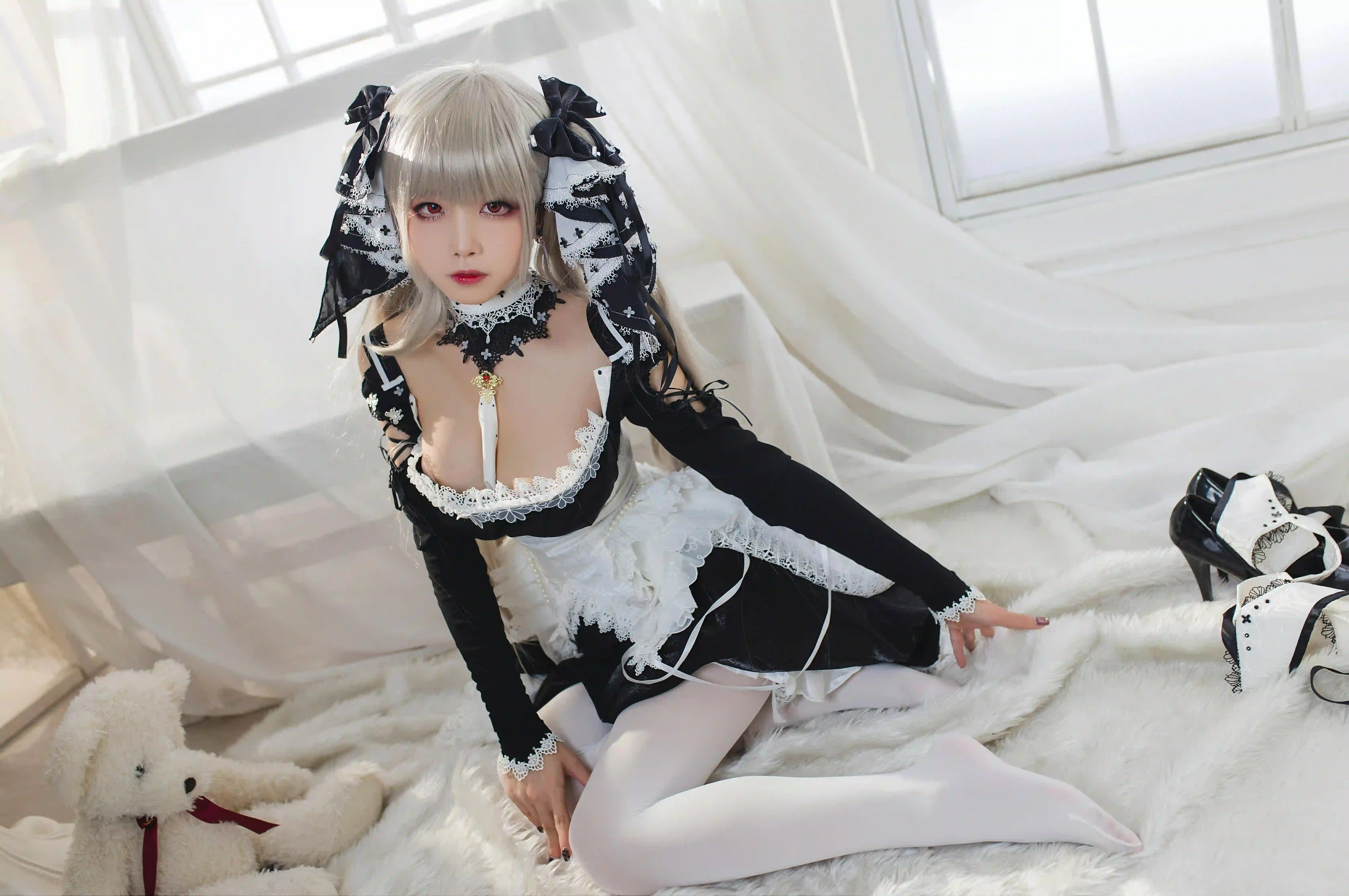 cosplay 洛丽塔 黑白蕾丝 银发红眼 美少女写真