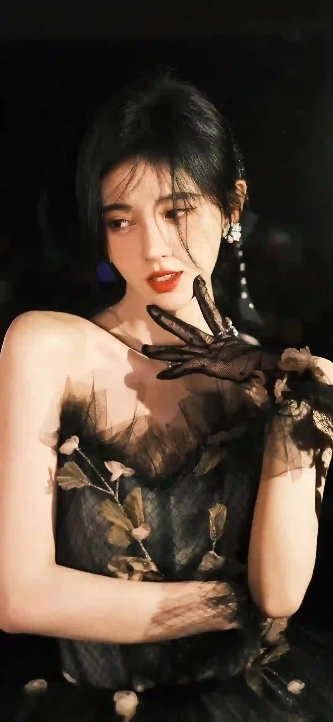  黑色纱裙 暗调 光影 明星 写真 鞠婧祎