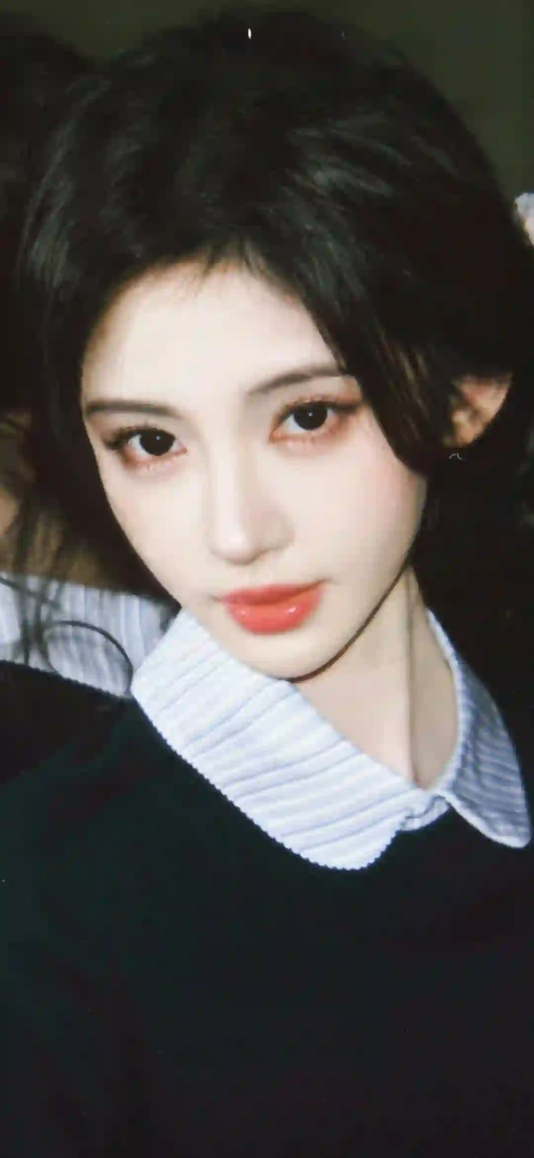清纯女孩 鞠婧祎 明星 黑色衣服 白色衣领