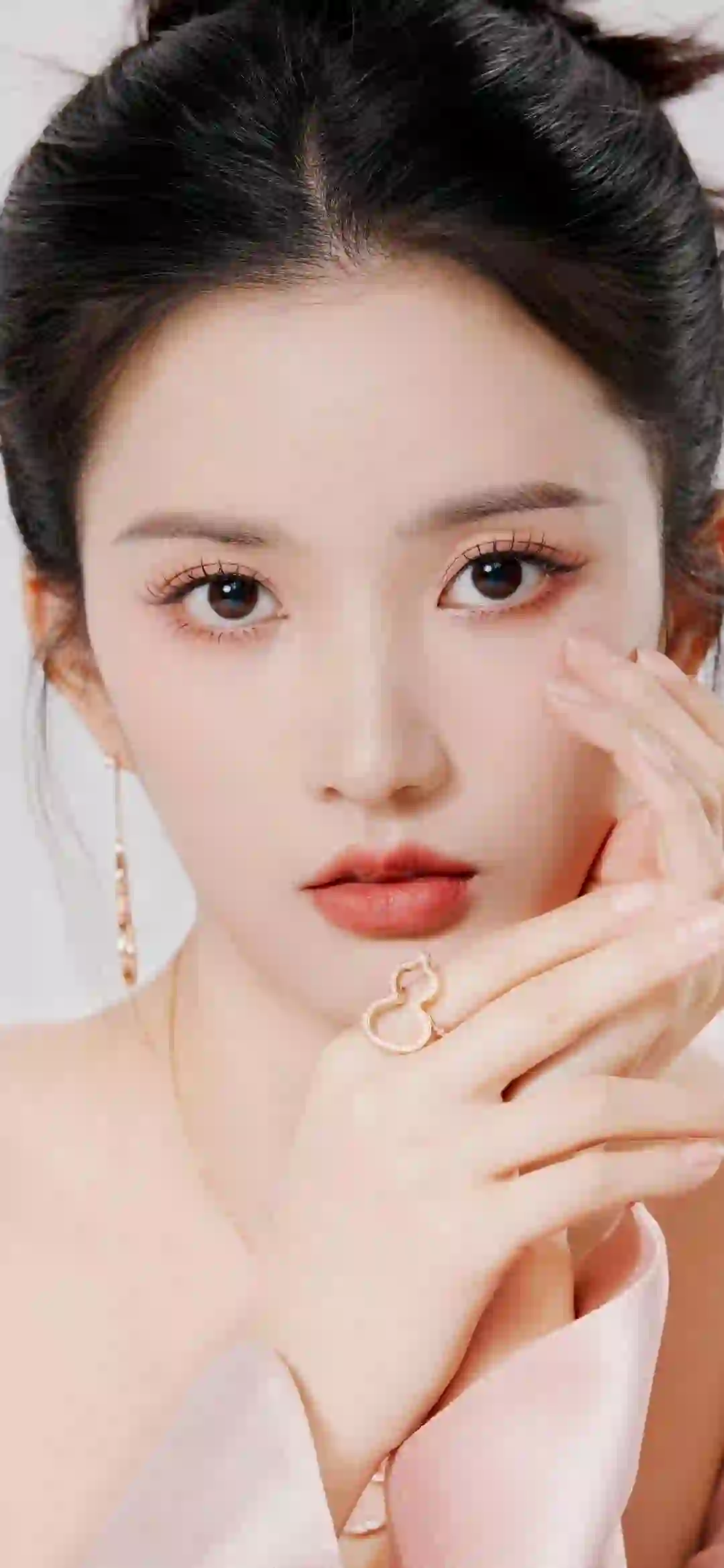 刘些宁 长发性感美女 