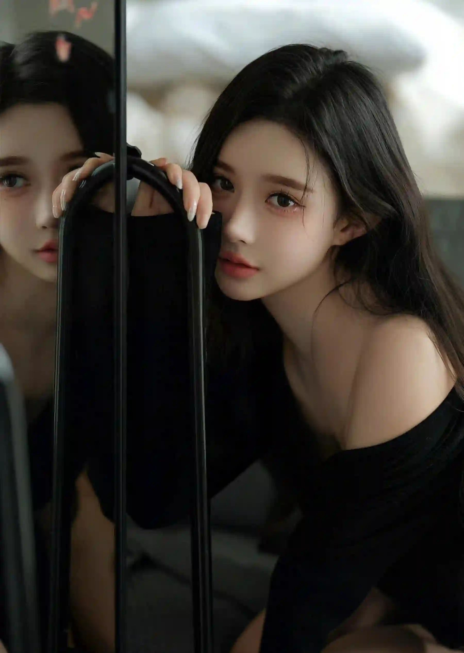 长发美女 黑色衣服 慵懒 沙发上的长发慵懒美女