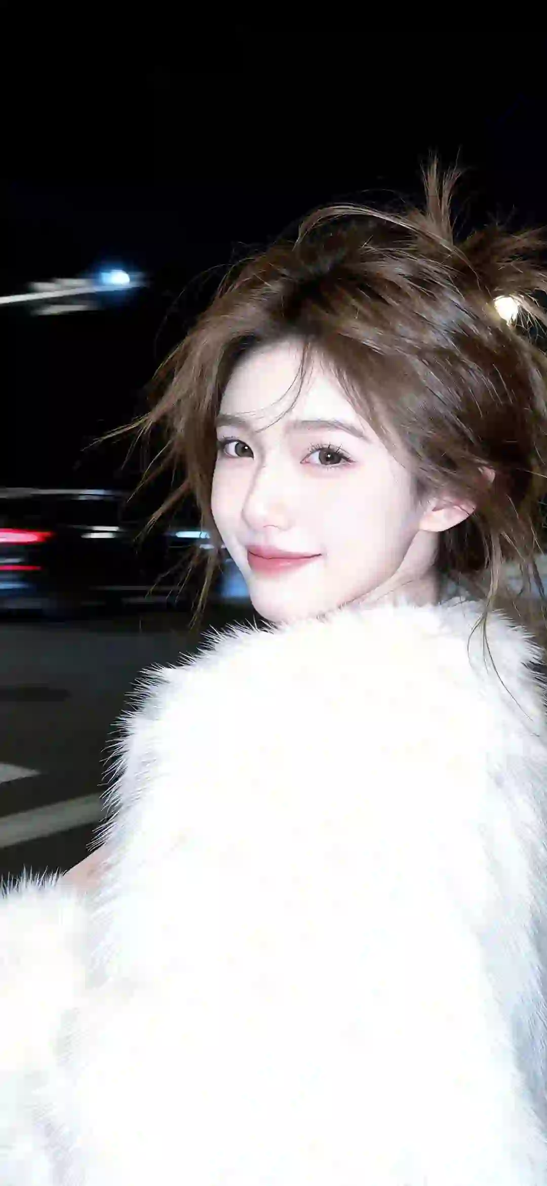 白色衣服 甜美女孩 回眸