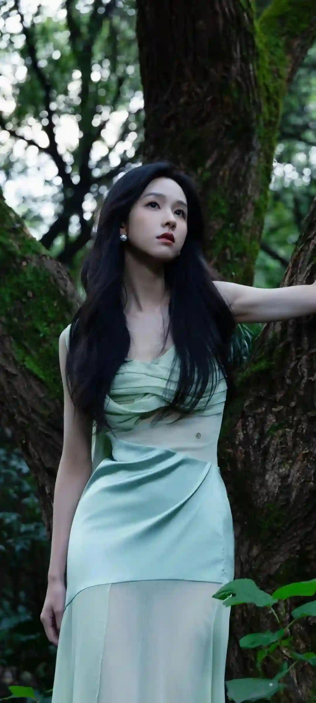 美女 长发美女 明星壁纸 陈都灵 户外写真 好看的薄纱长裙