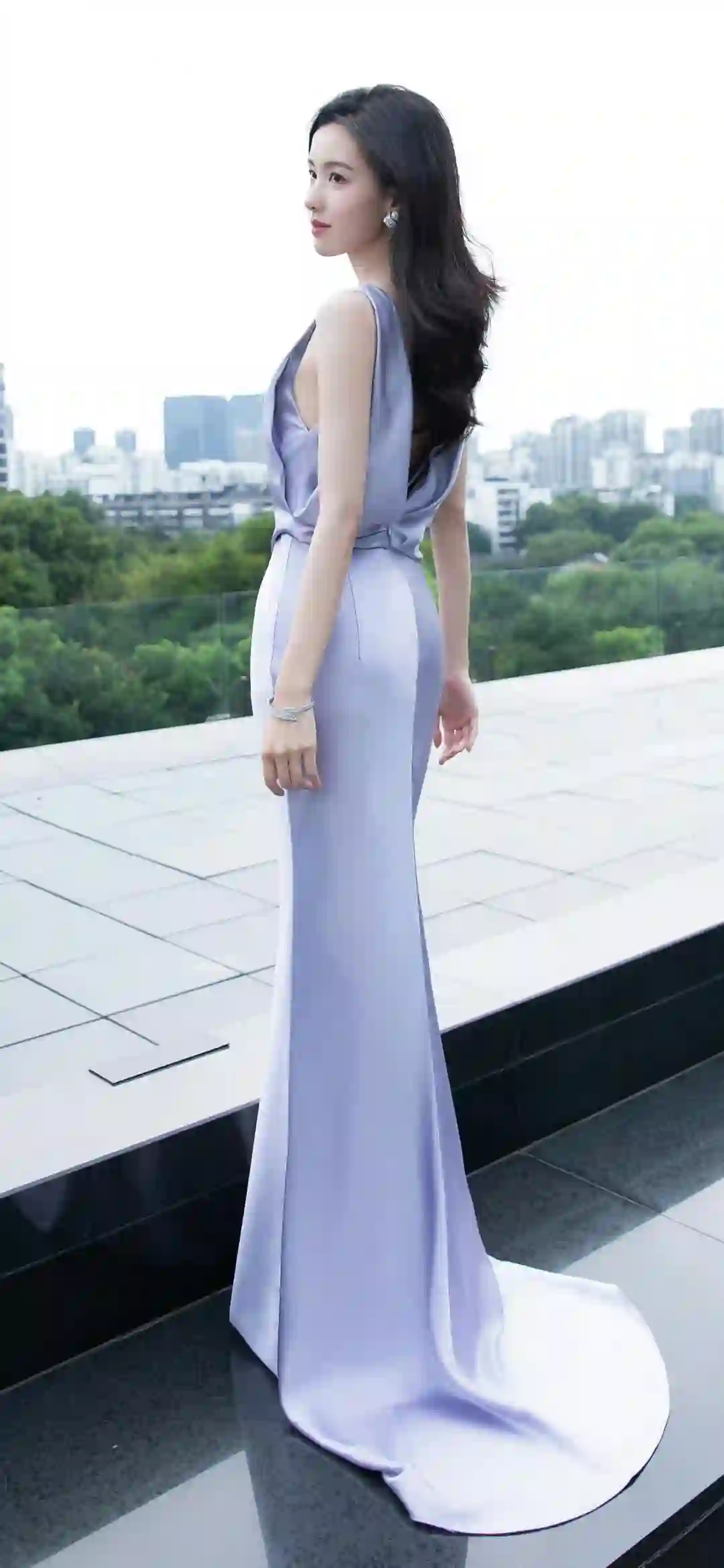 陈都灵 长发美女 时尚穿搭