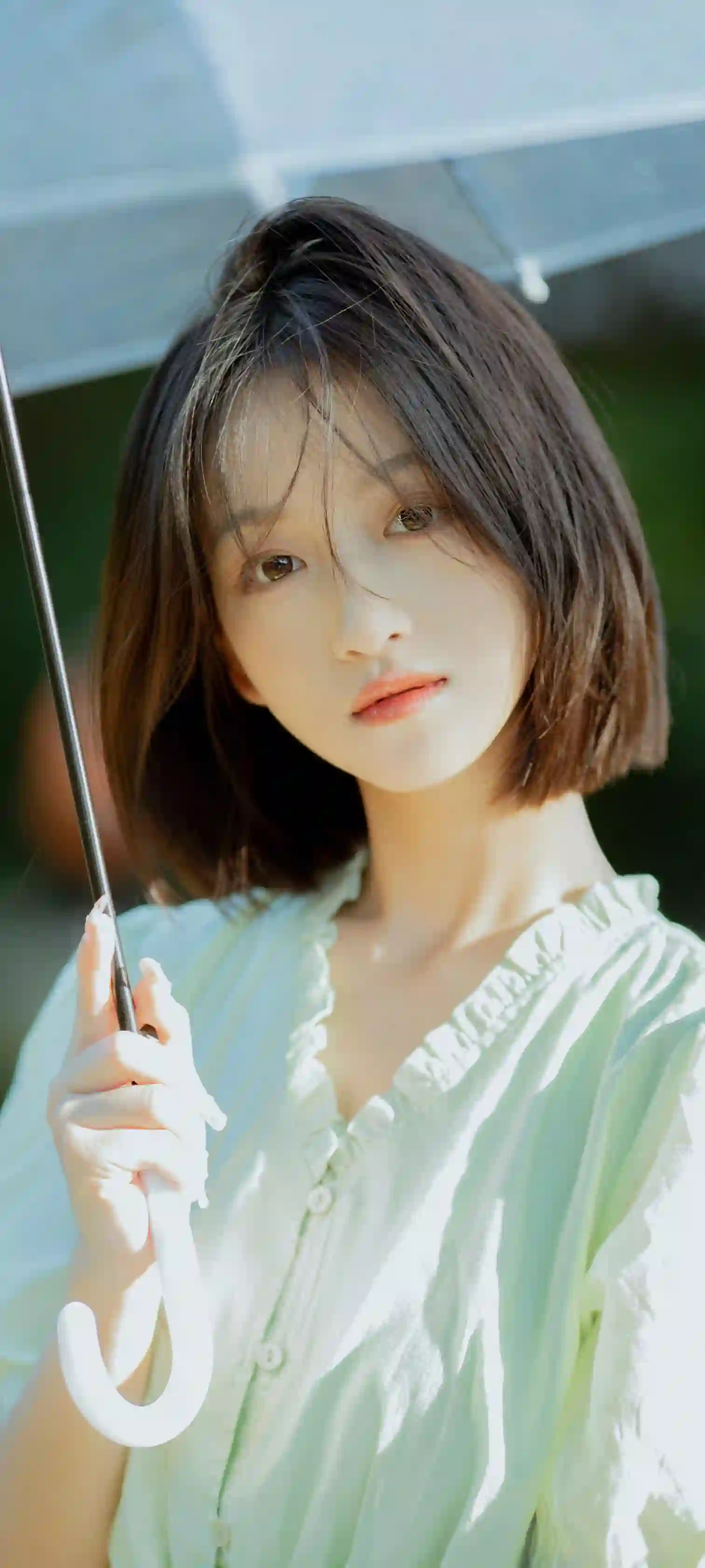 清新 短发少女 撑伞 唯美 肖像 日光