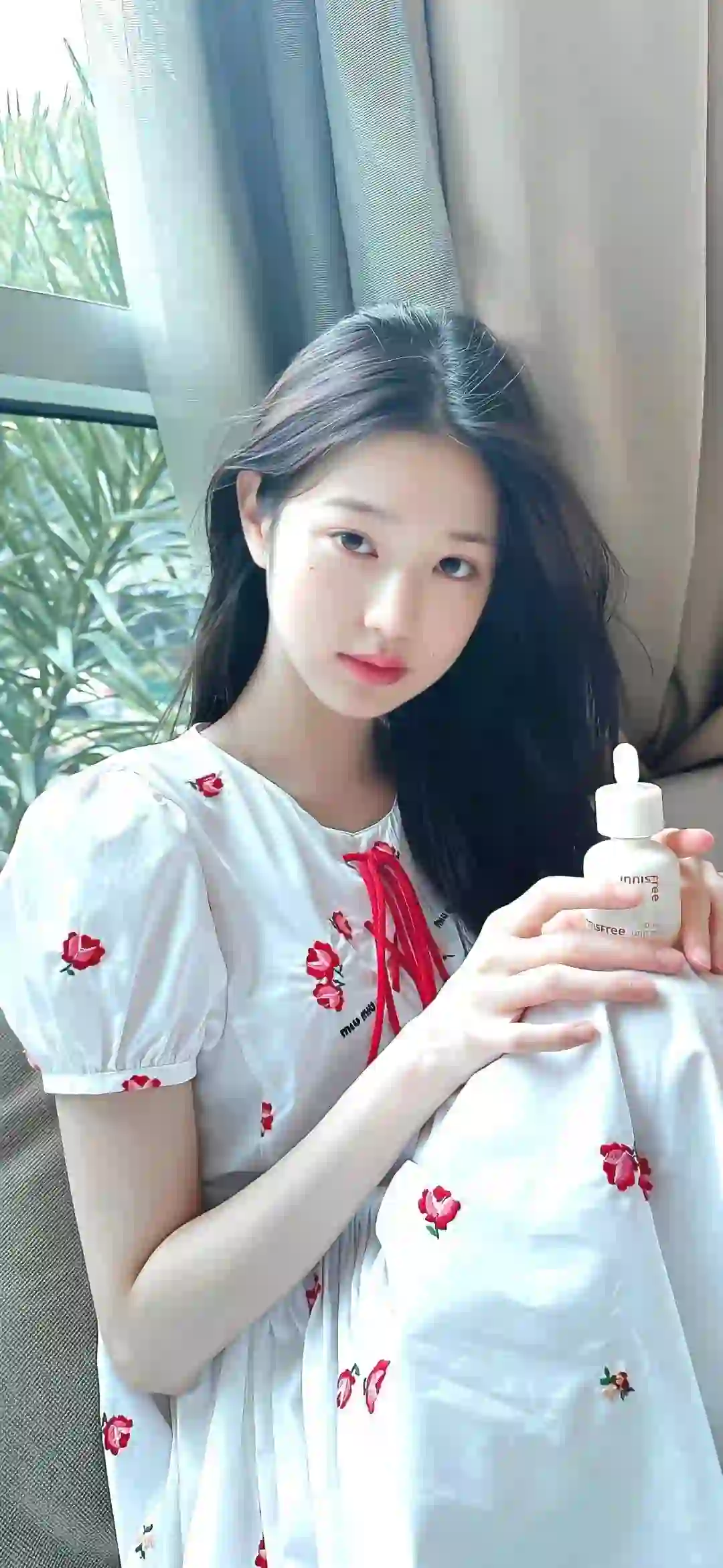 长发白裙美女 张元英 居家写真