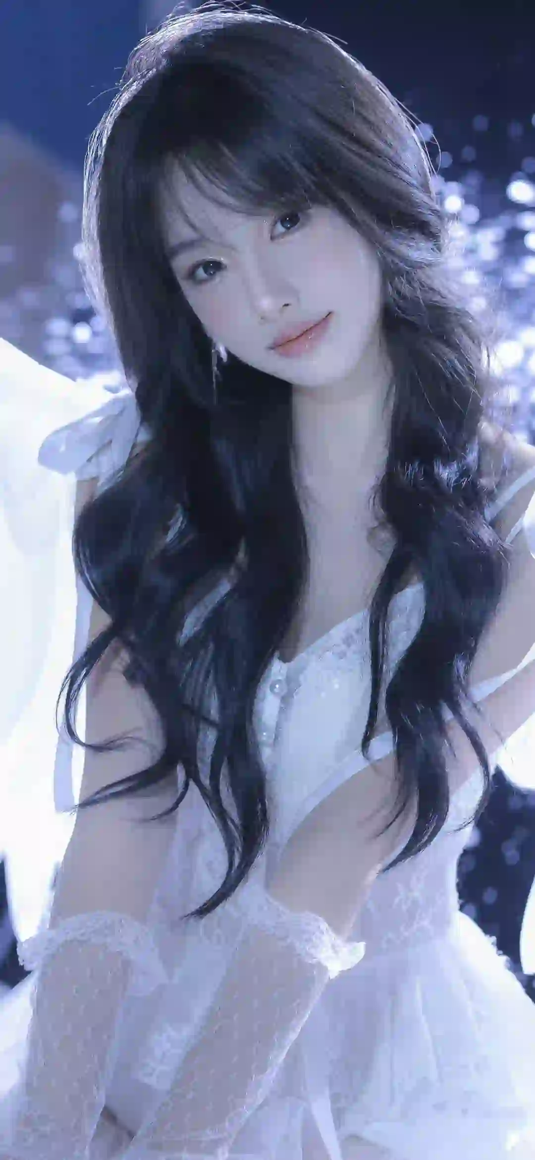 长发清纯美女 白色长裙