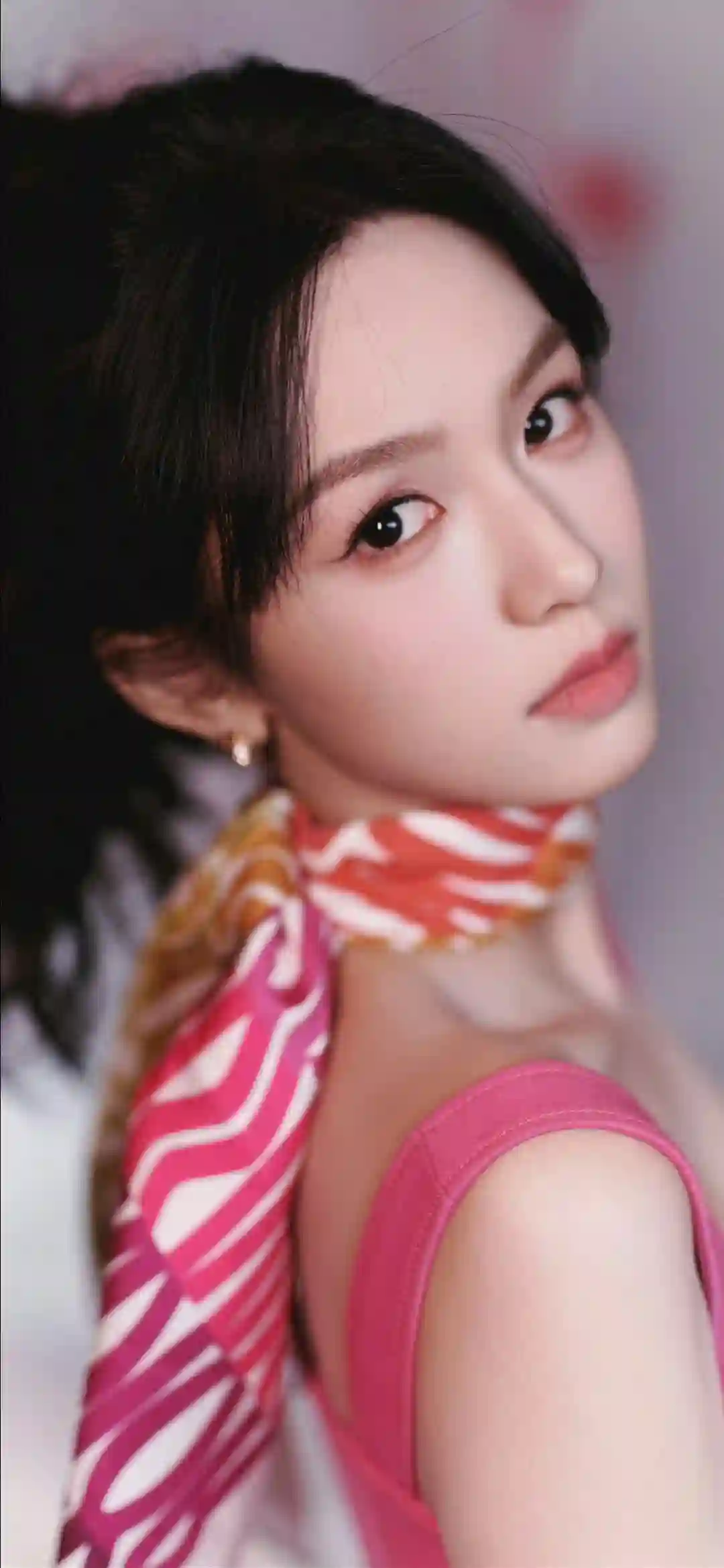 粉色裙子 可爱美女 周也 明星 粉色短裙