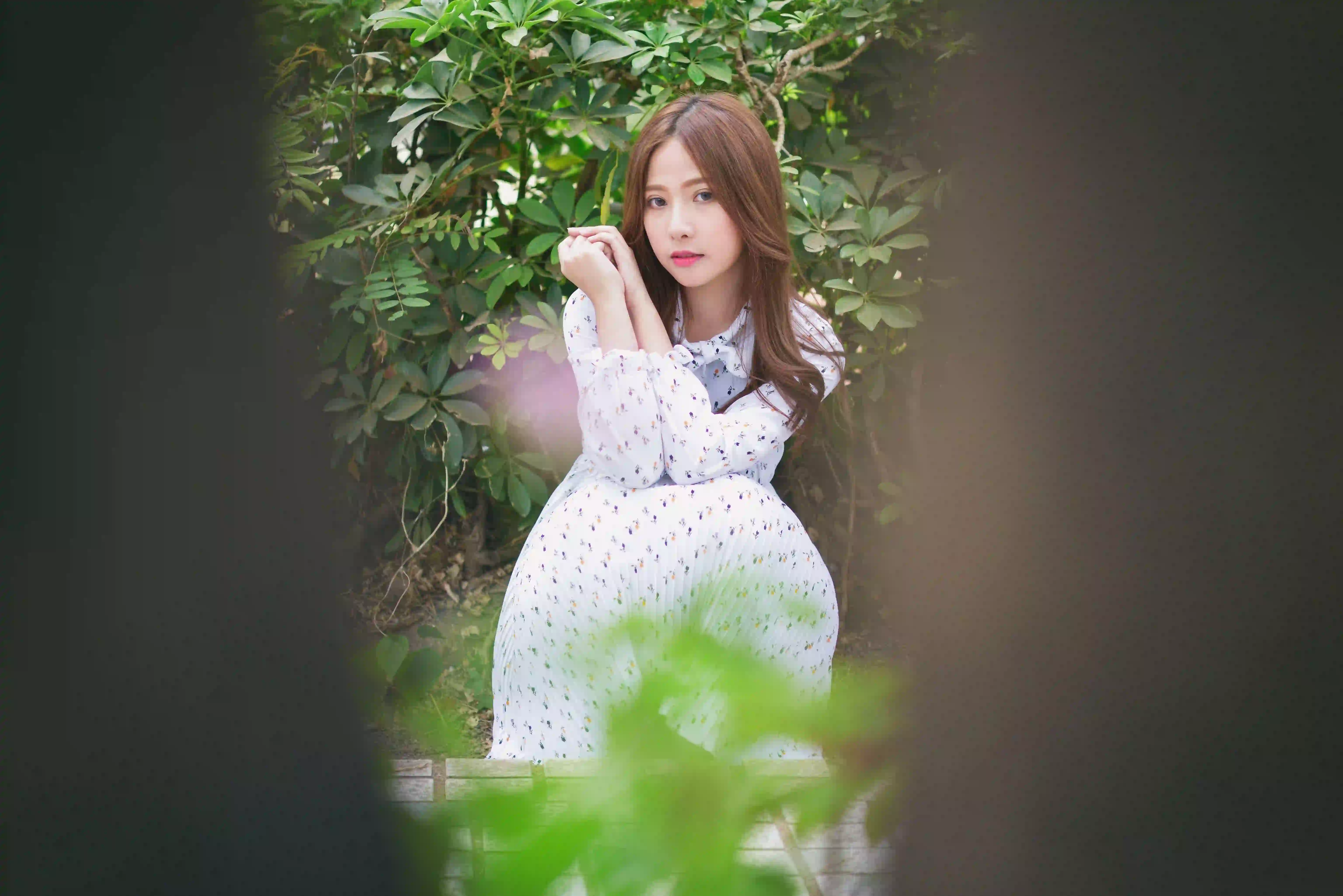 长发美女 碎花长裙美女 户外写真 