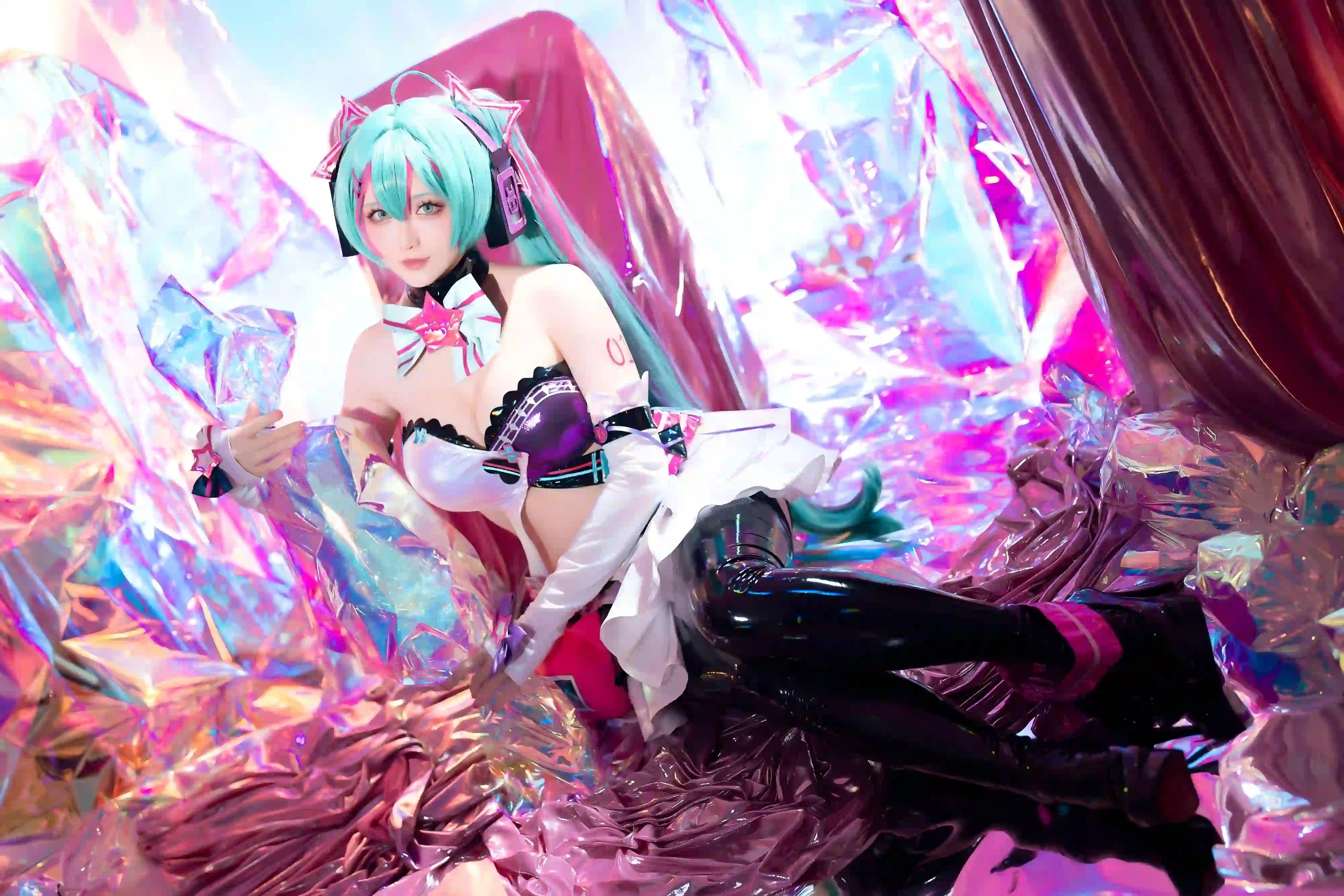 初音未来 炫彩背景 蓝色头发