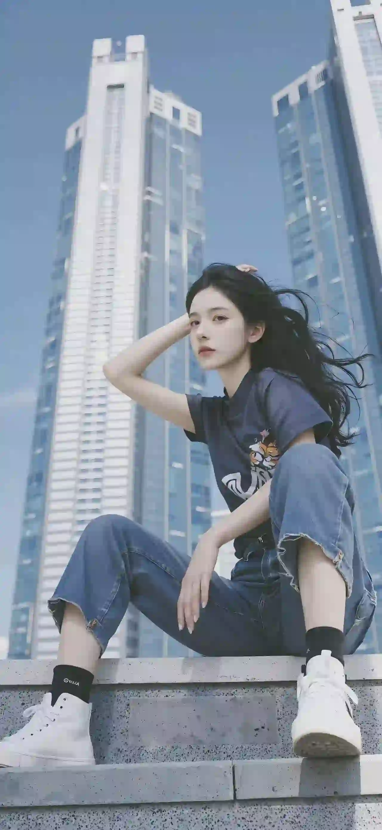 高楼大厦 牛仔穿搭女孩 长发女孩