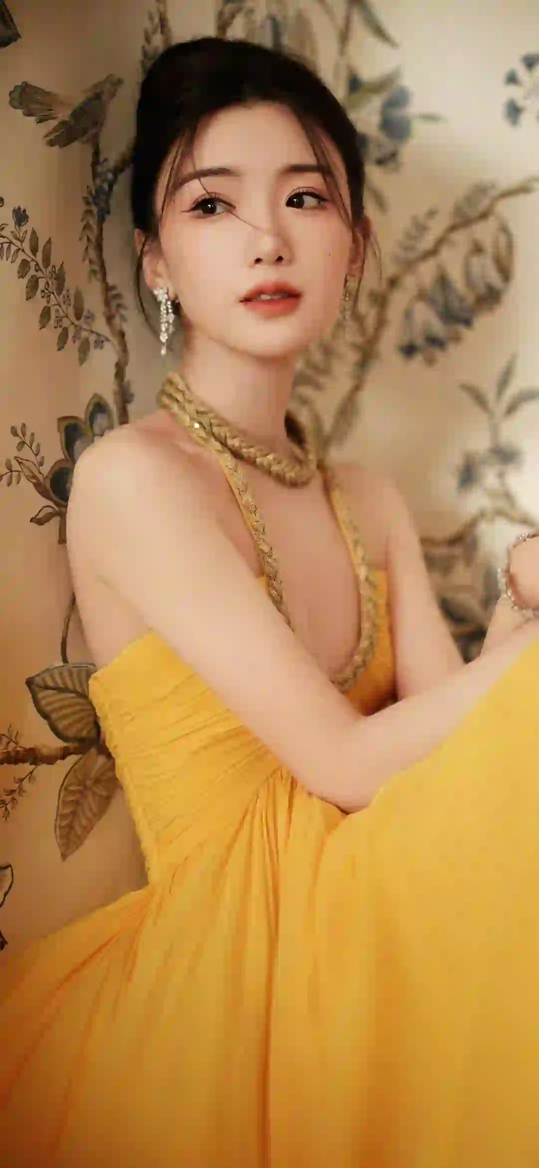 黄色长裙 毛晓彤 性感美女