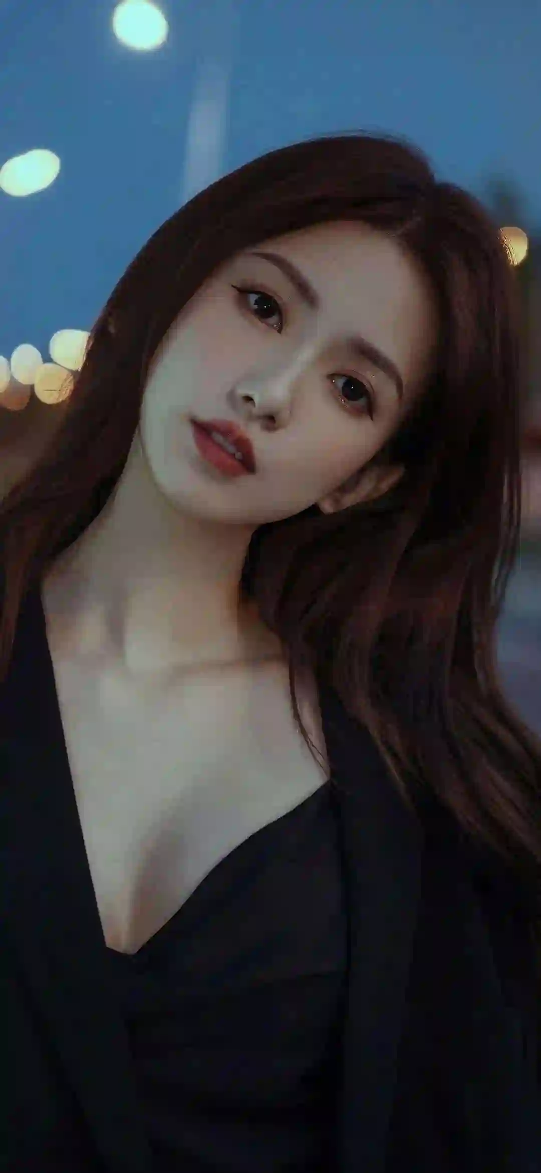 长发美女 性感 黑色衣服 性感