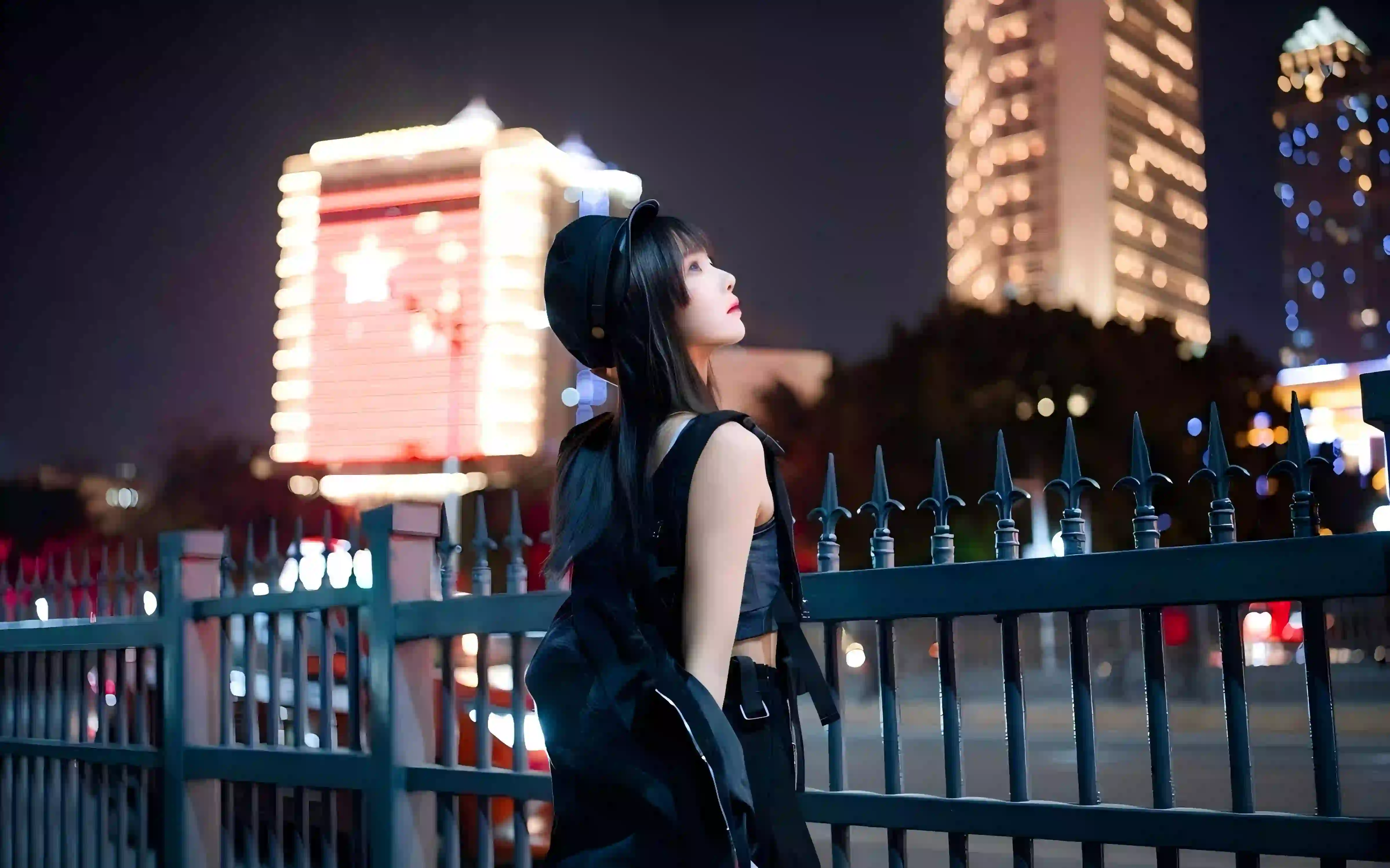 长发美女 侧脸 城市风范 黑色