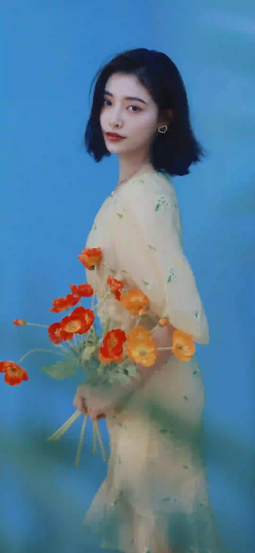 许佳琪 长发美女 红色花束