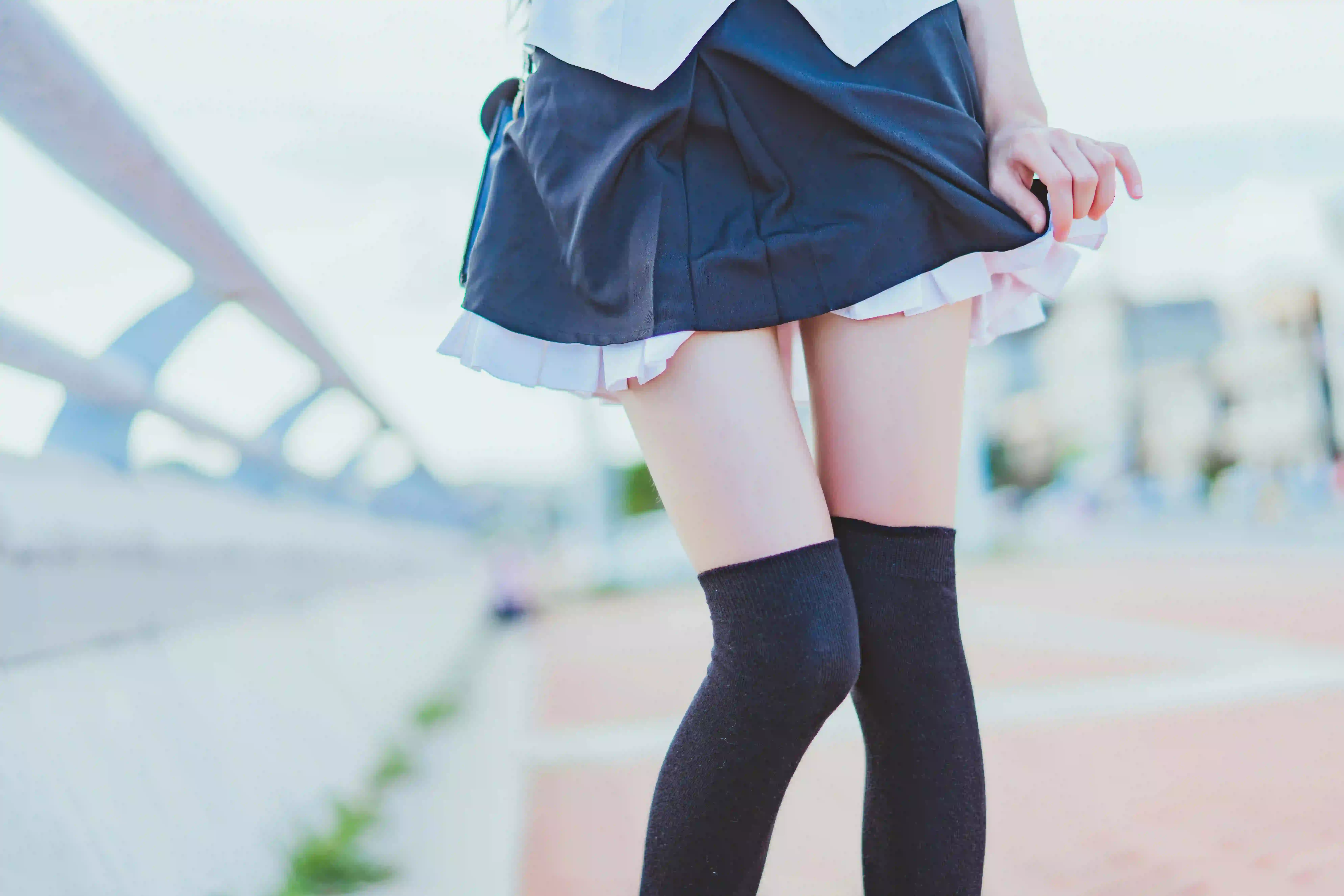 黑色短裙 黑丝美腿 丝袜美腿