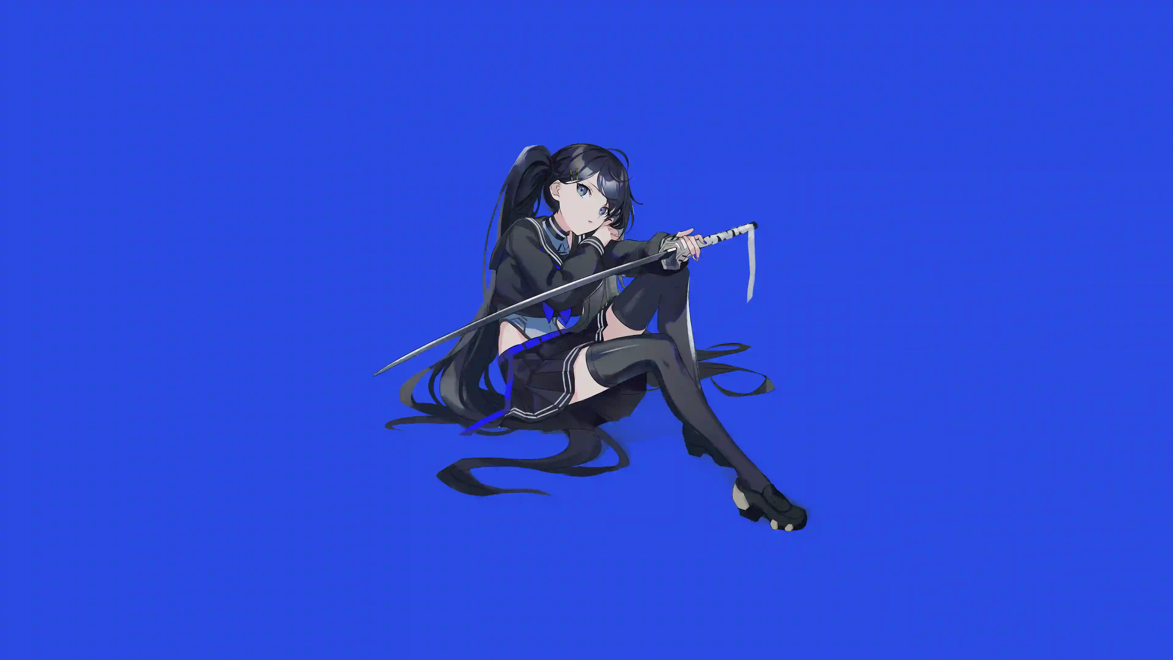 拿着武士刀的长发女孩 黑色丝袜女孩 蓝色背景 