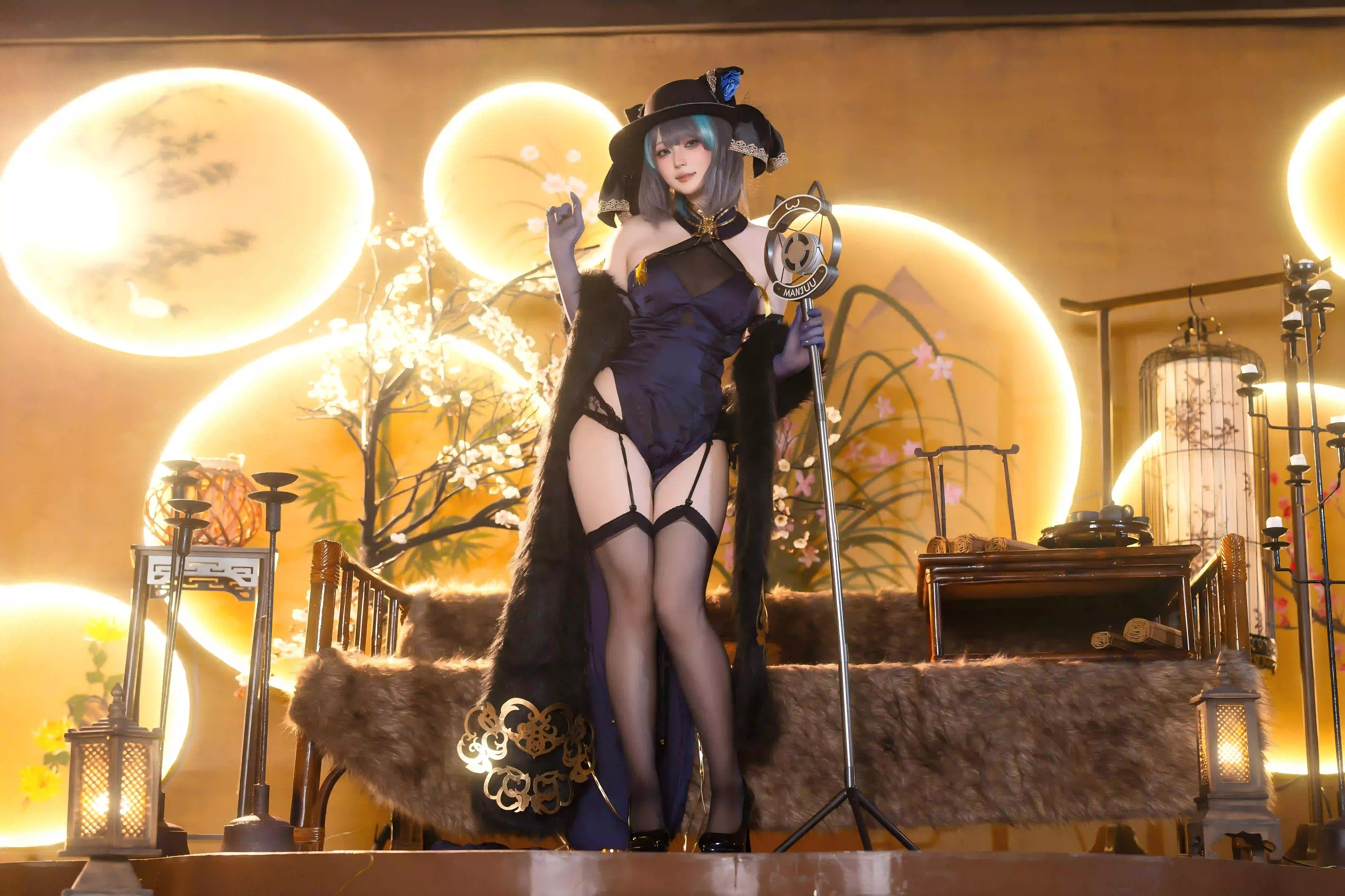 长发美女 丝袜美腿 cos 吊带丝袜