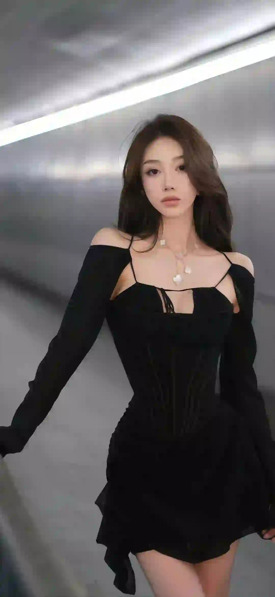 黑色吊带裙子 性感美女