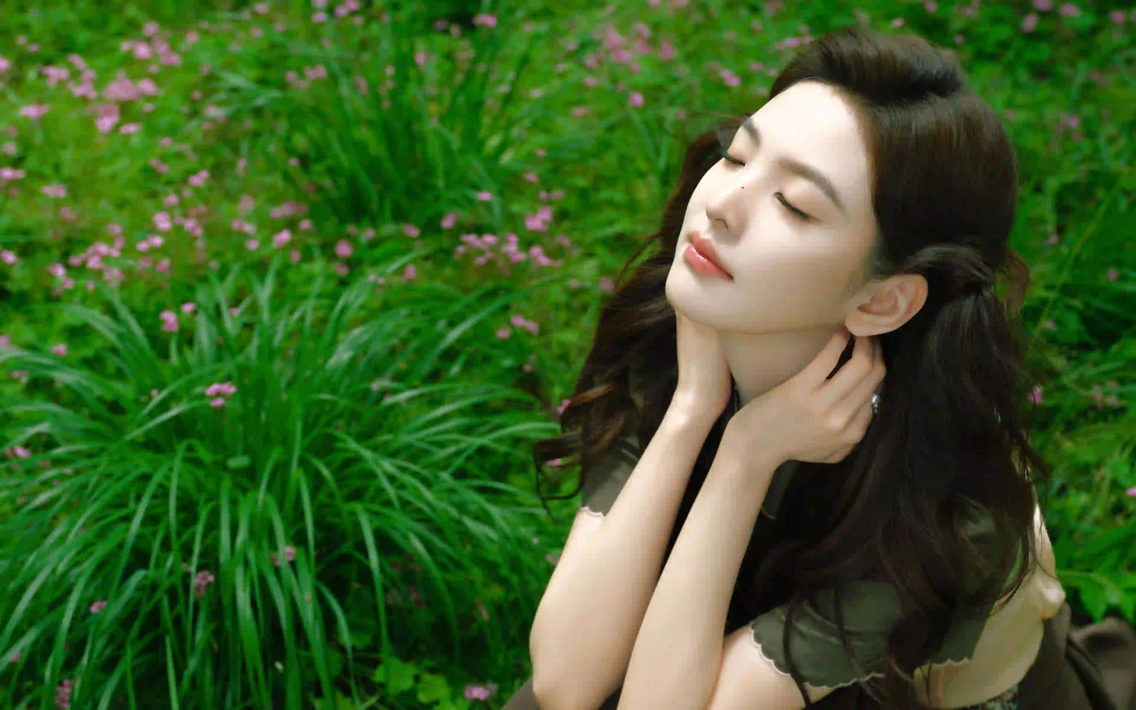 章若楠 漫入花间 户外 闭眼 清纯美女