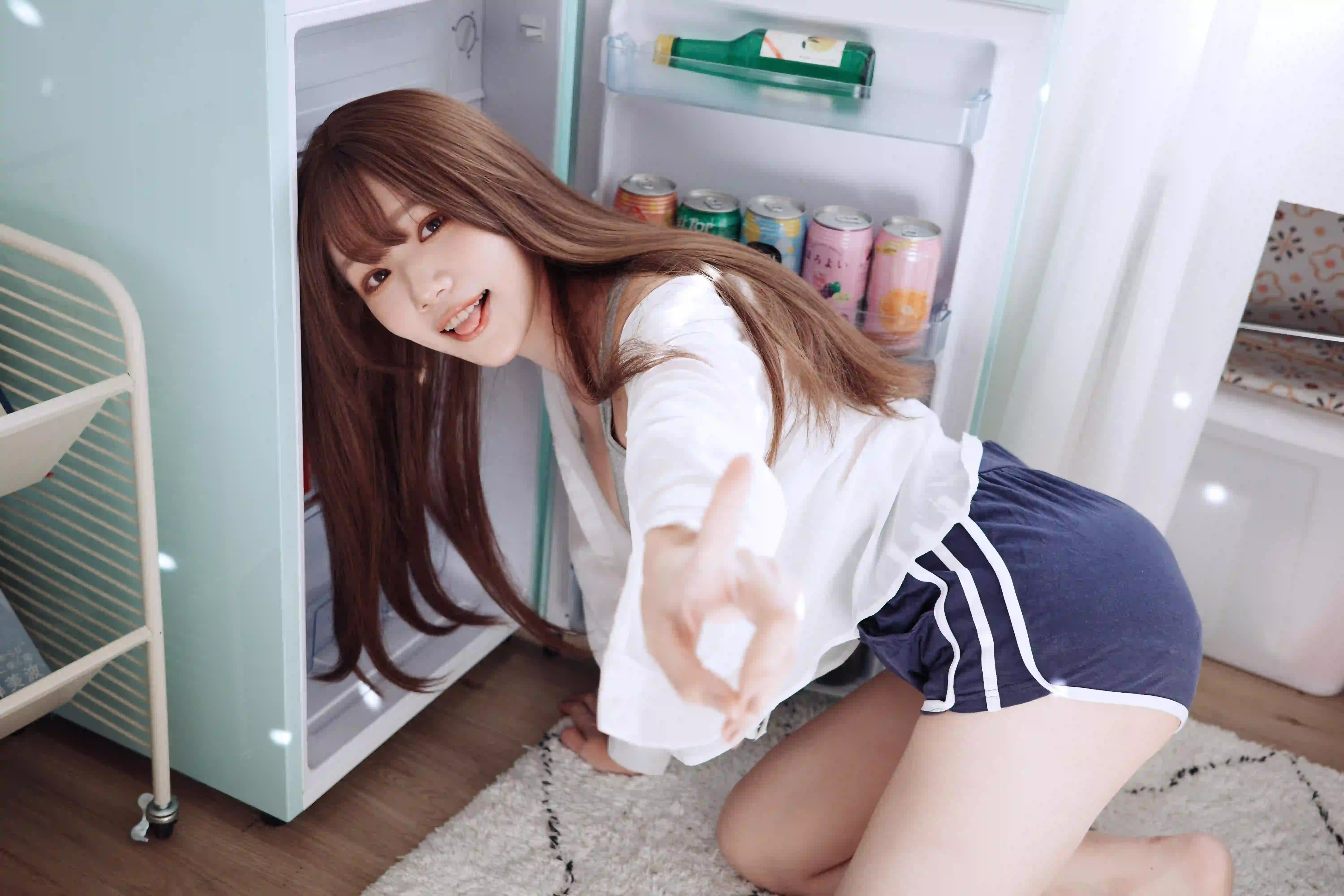 可爱女孩 居家写真 长腿美女 甜美女孩