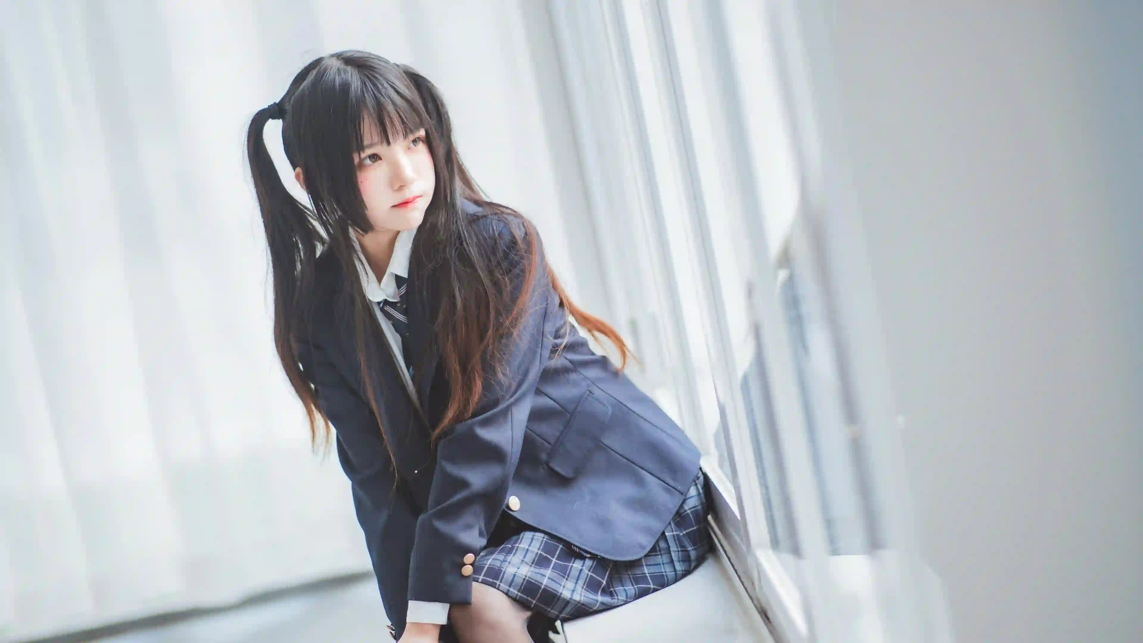 窗边 校服 少女 清新 写真 双马尾 格子裙