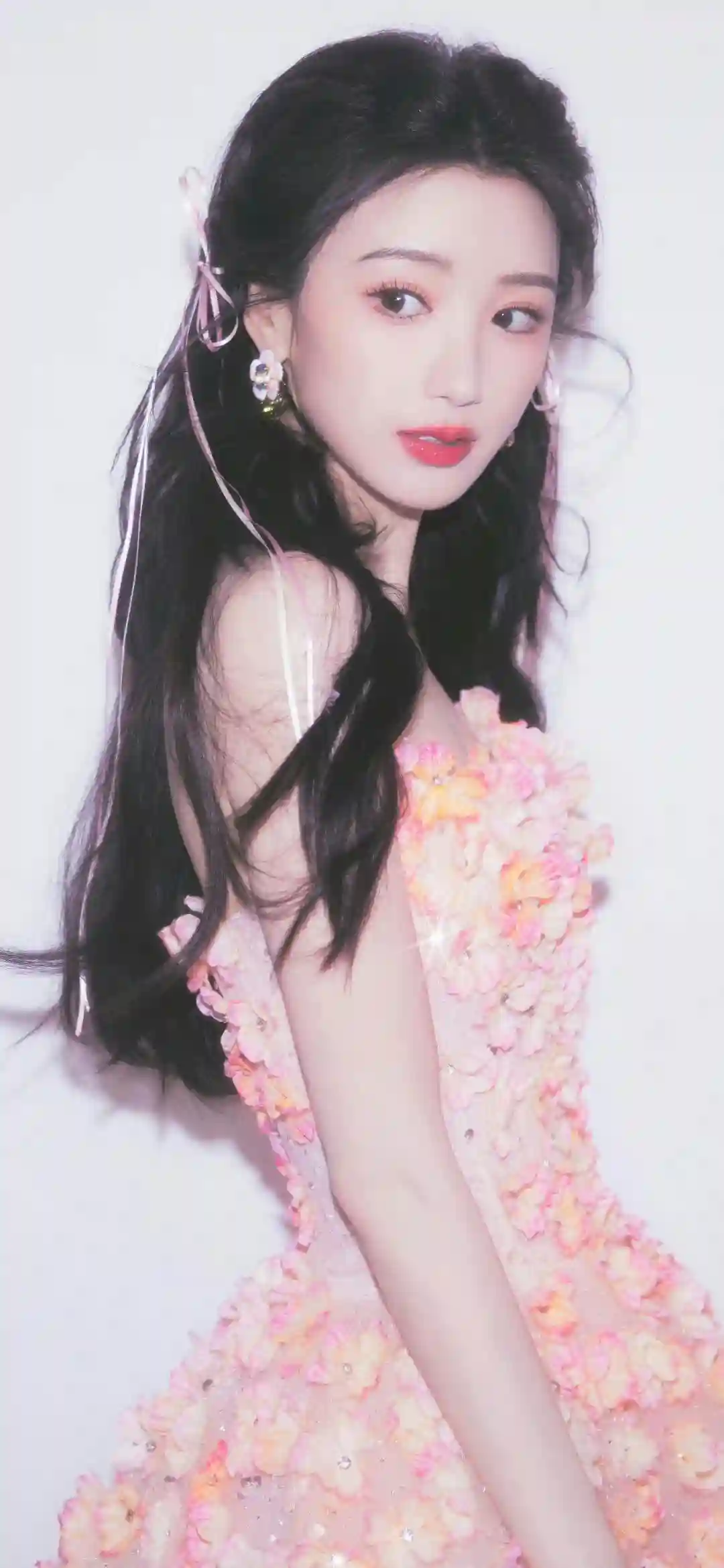 长发粉色发带 时尚穿搭 粉色裙子 明星美女 毛晓彤
