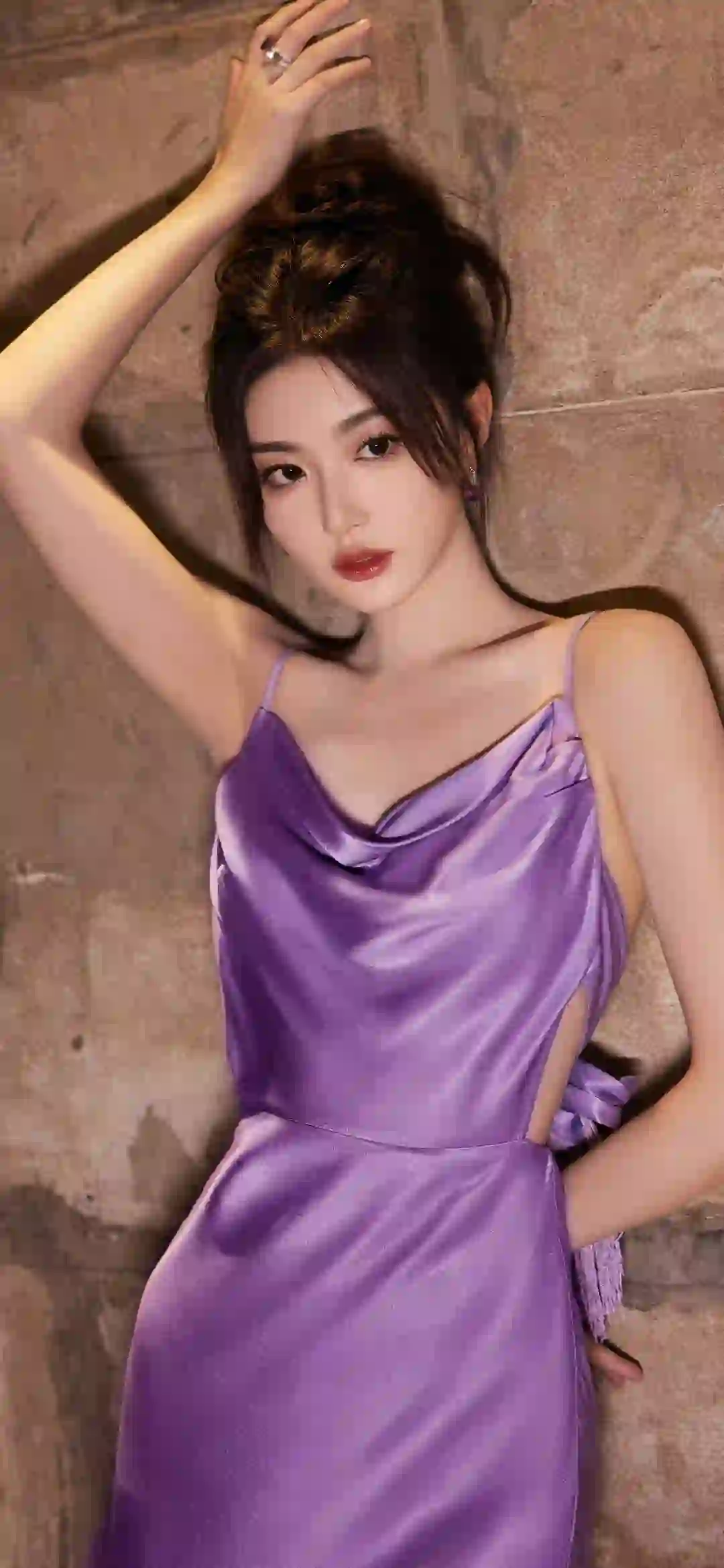 紫色韵味 长发美女 紫色吊带长发美女 刘些宁