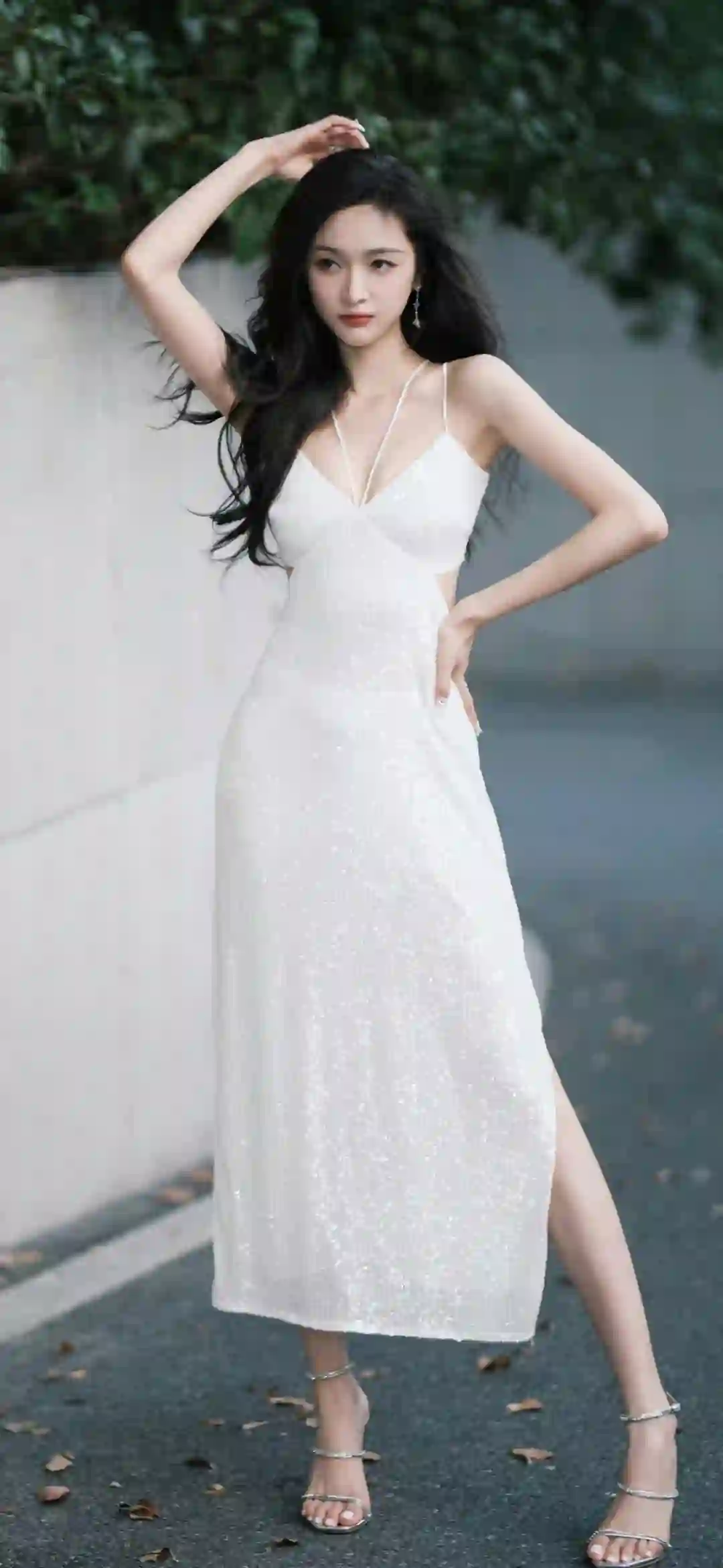 白色长裙美女 性感吊带装 明星 美女 长腿美女