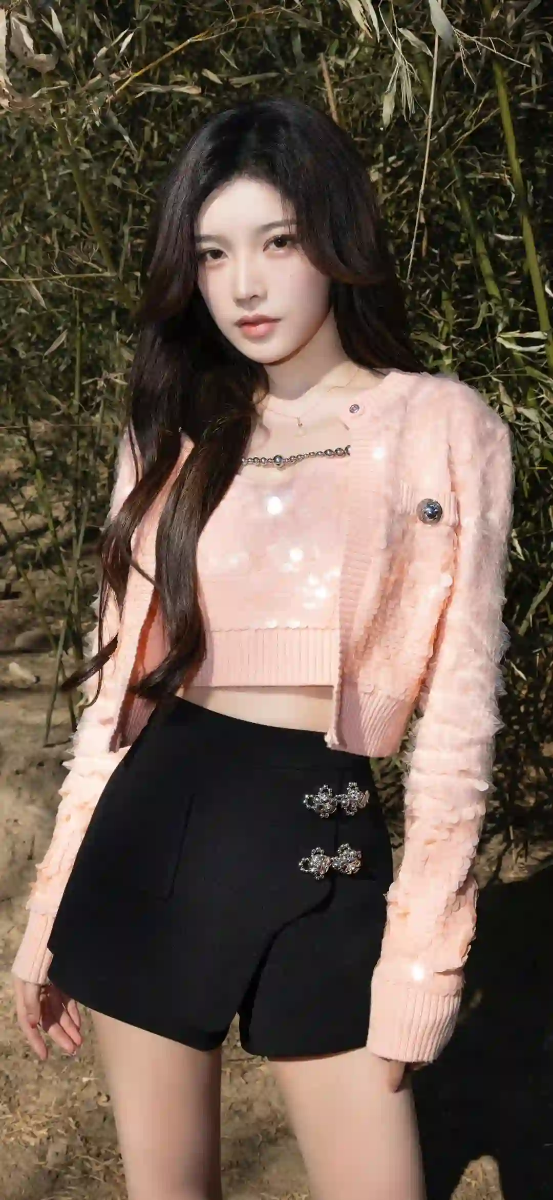 长发时尚美女 户外