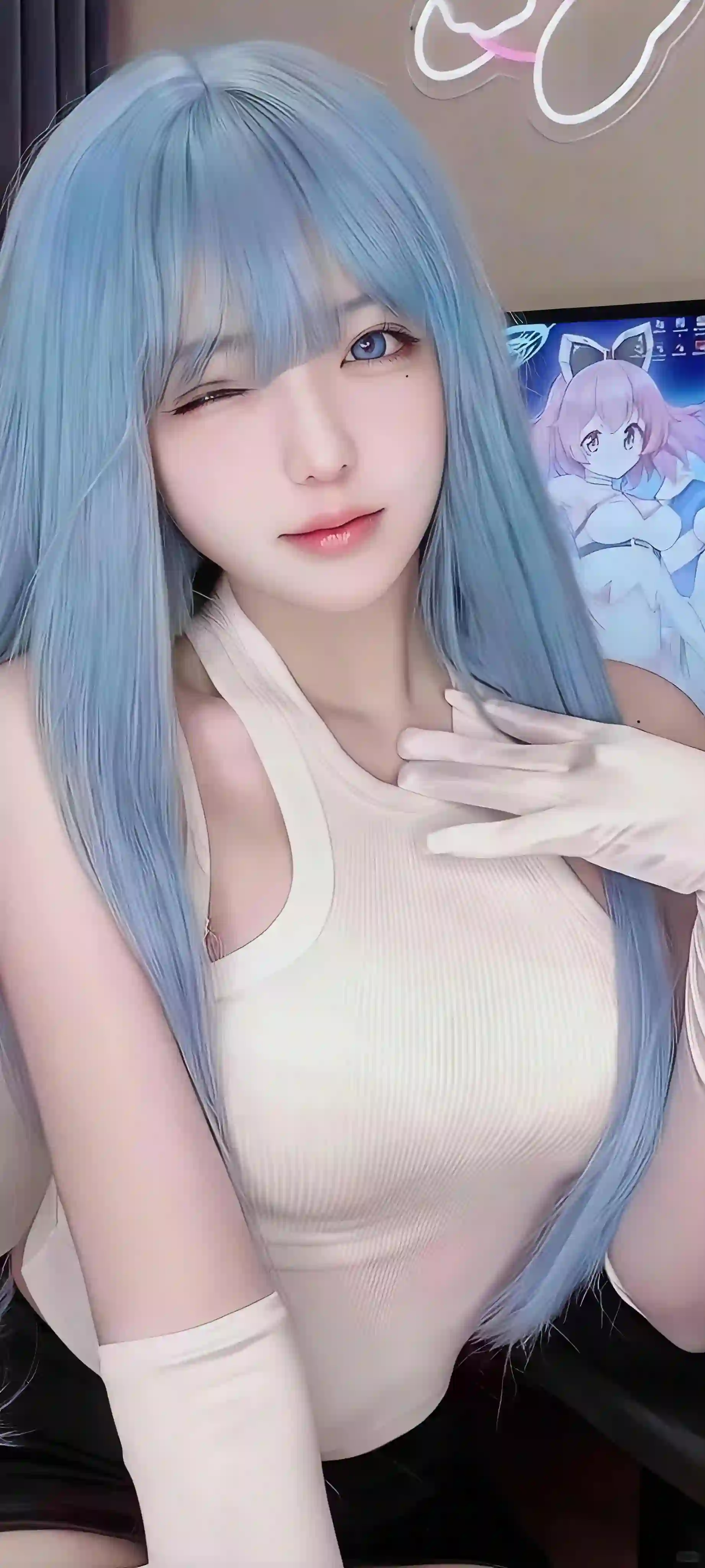 蓝色头发 可爱女孩 性感美女 白色衣服 cos