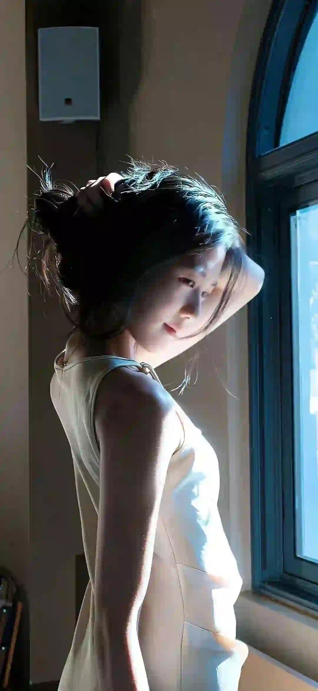 美女 长发美女 优雅 阳光 白色衣服 唯美