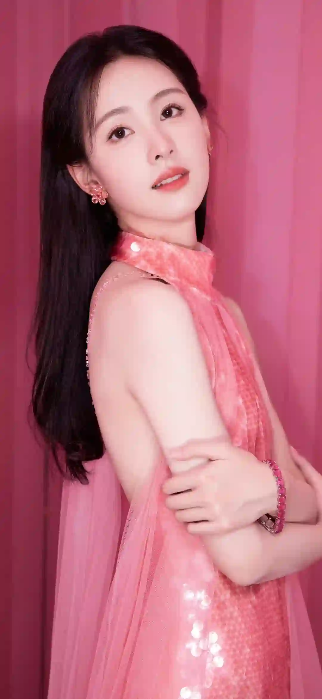 粉红色长裙 长发美女 性感 
