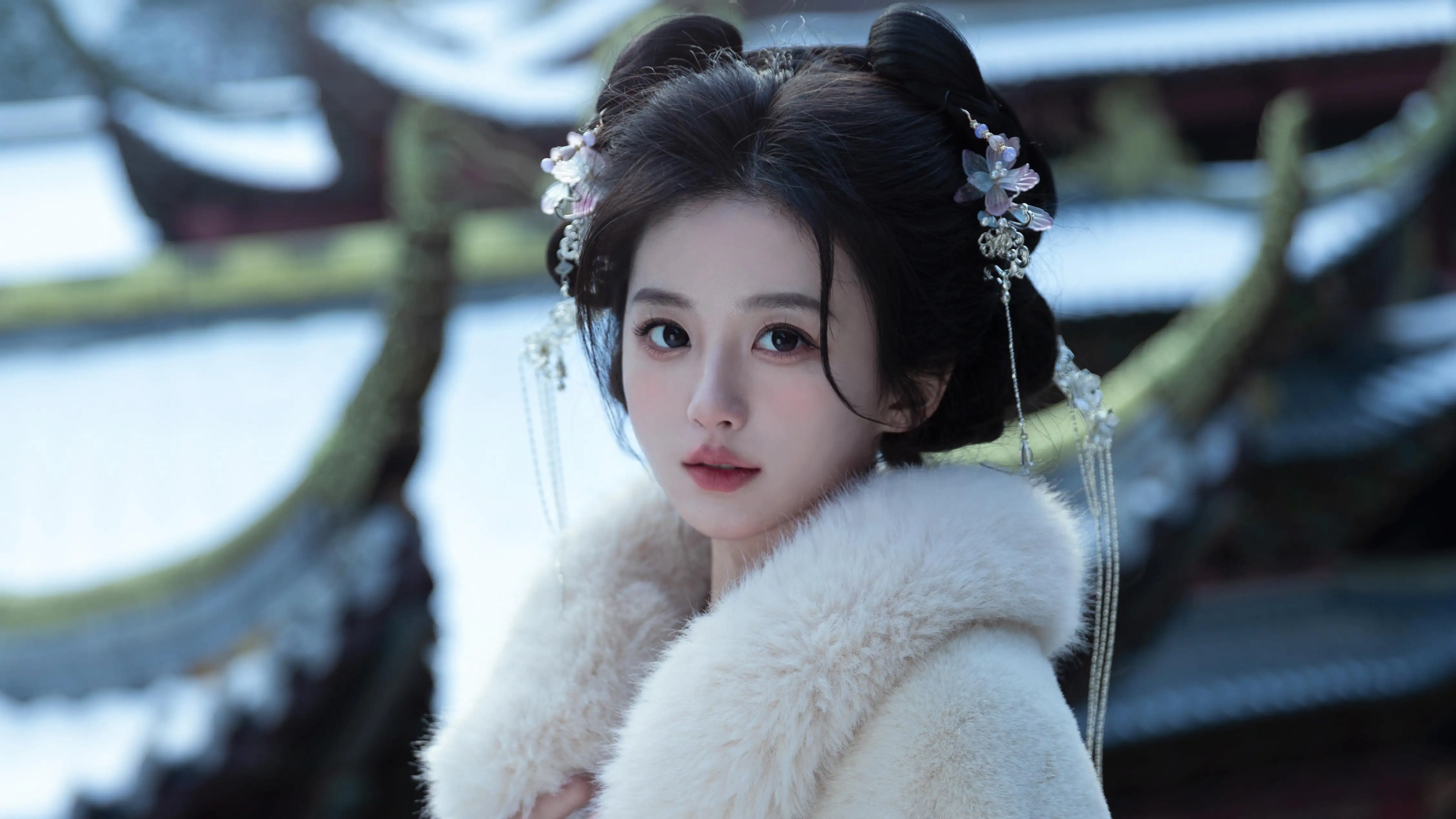 古风，古装，白色汉服装可爱美少女